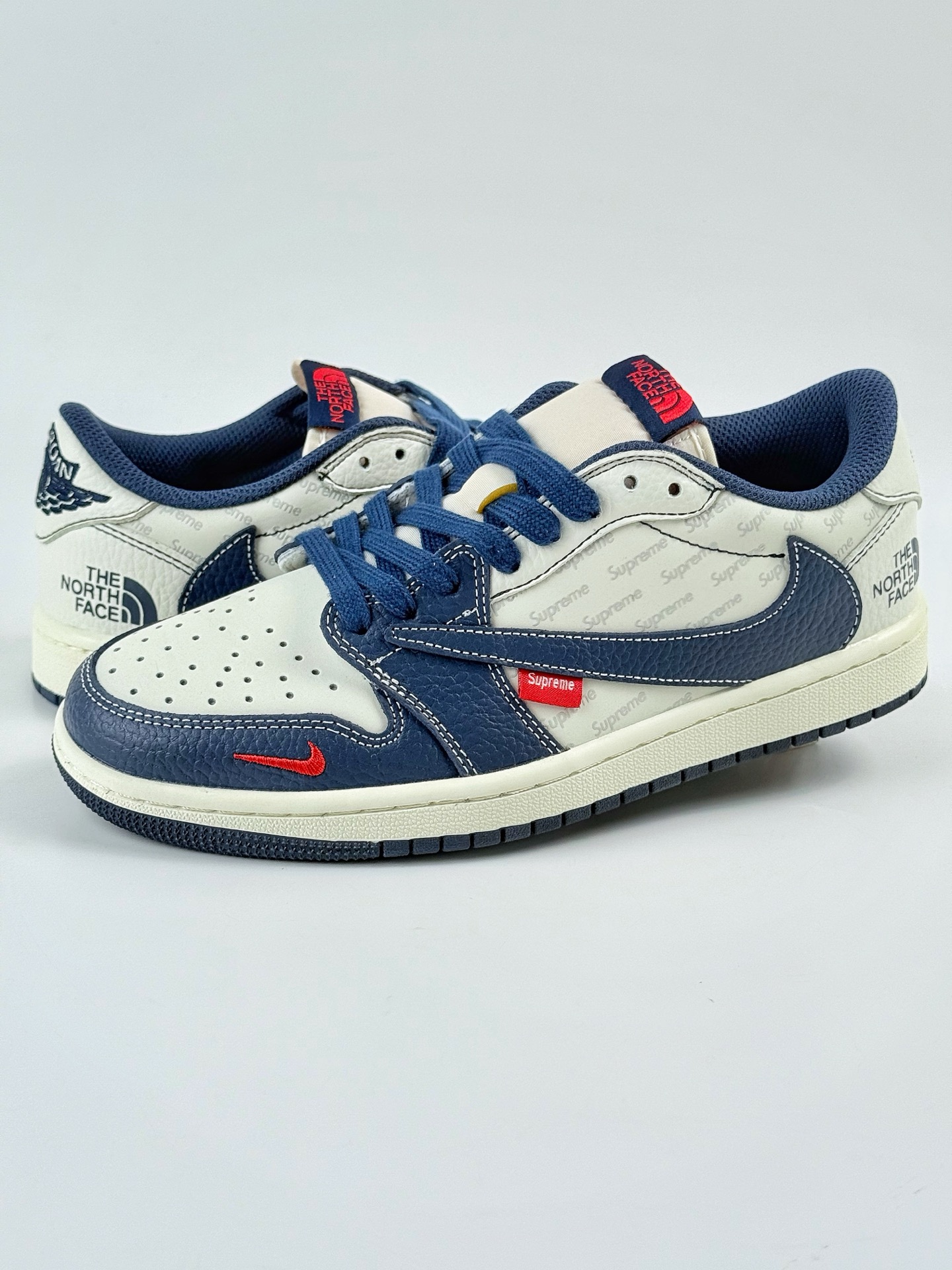 Travis Scott x Nike Air Jordan 1 Low x The North Face Air Jordan 1 Low 反转蓝白红小勾倒钩  XZ5749-009