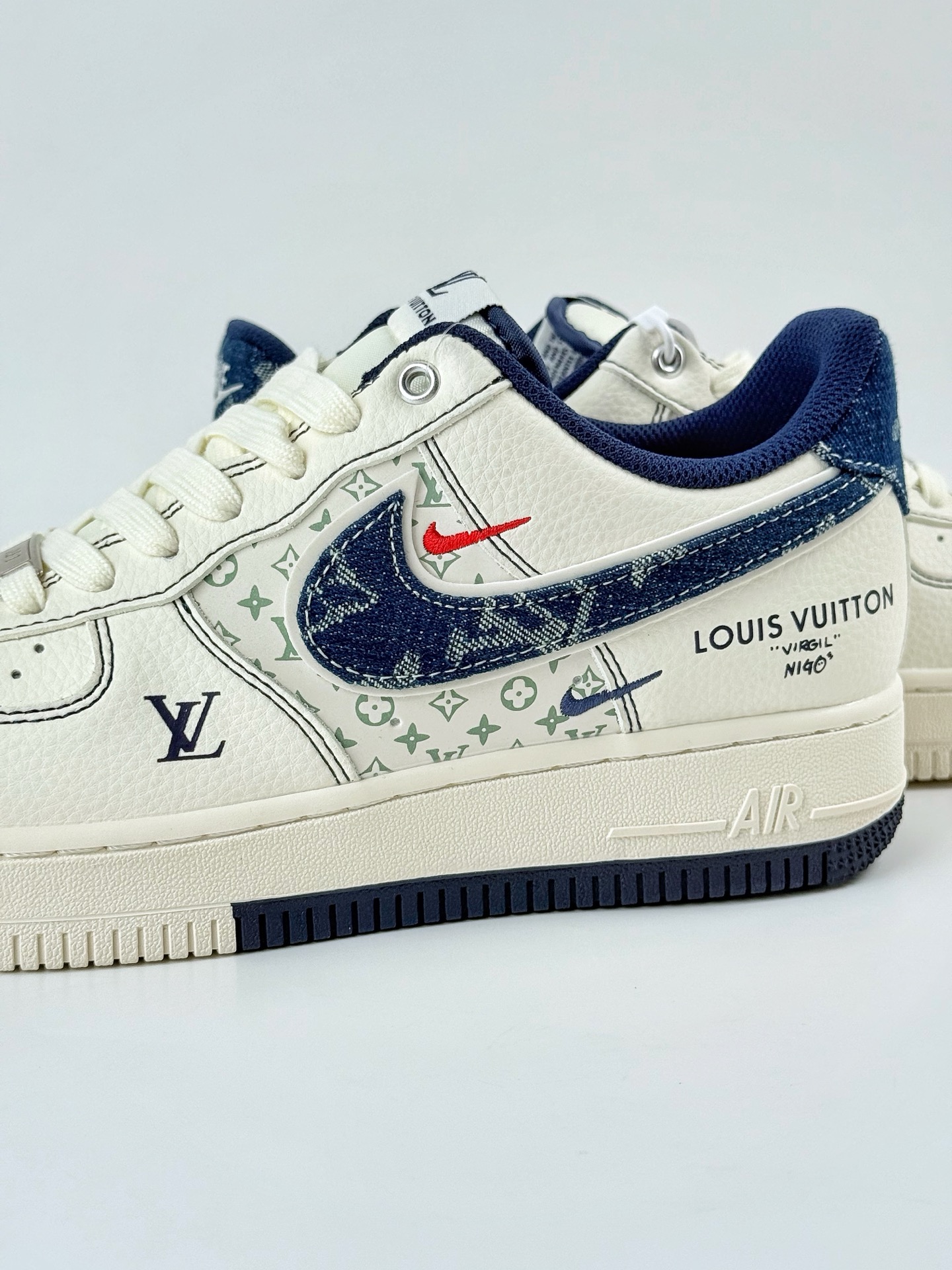 Nike Air Force 1 Low 07 x Louis Vuitton 白蓝双小勾 YX5066-342 Nike Air Force 1 Low 07 x Louis Vuitton 白蓝双小勾 YX5066-342