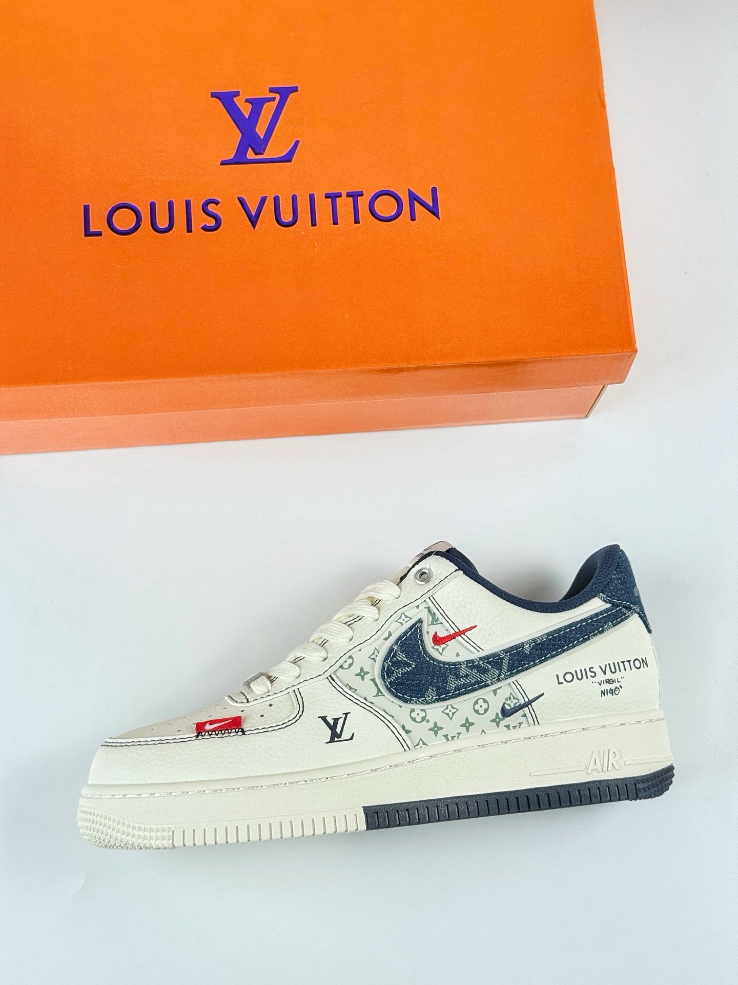 Nike Air Force 1 Low 07 x Louis Vuitton 白蓝双小勾 YX5066-342 Nike Air Force 1 Low 07 x Louis Vuitton 白蓝双小勾 YX5066-342