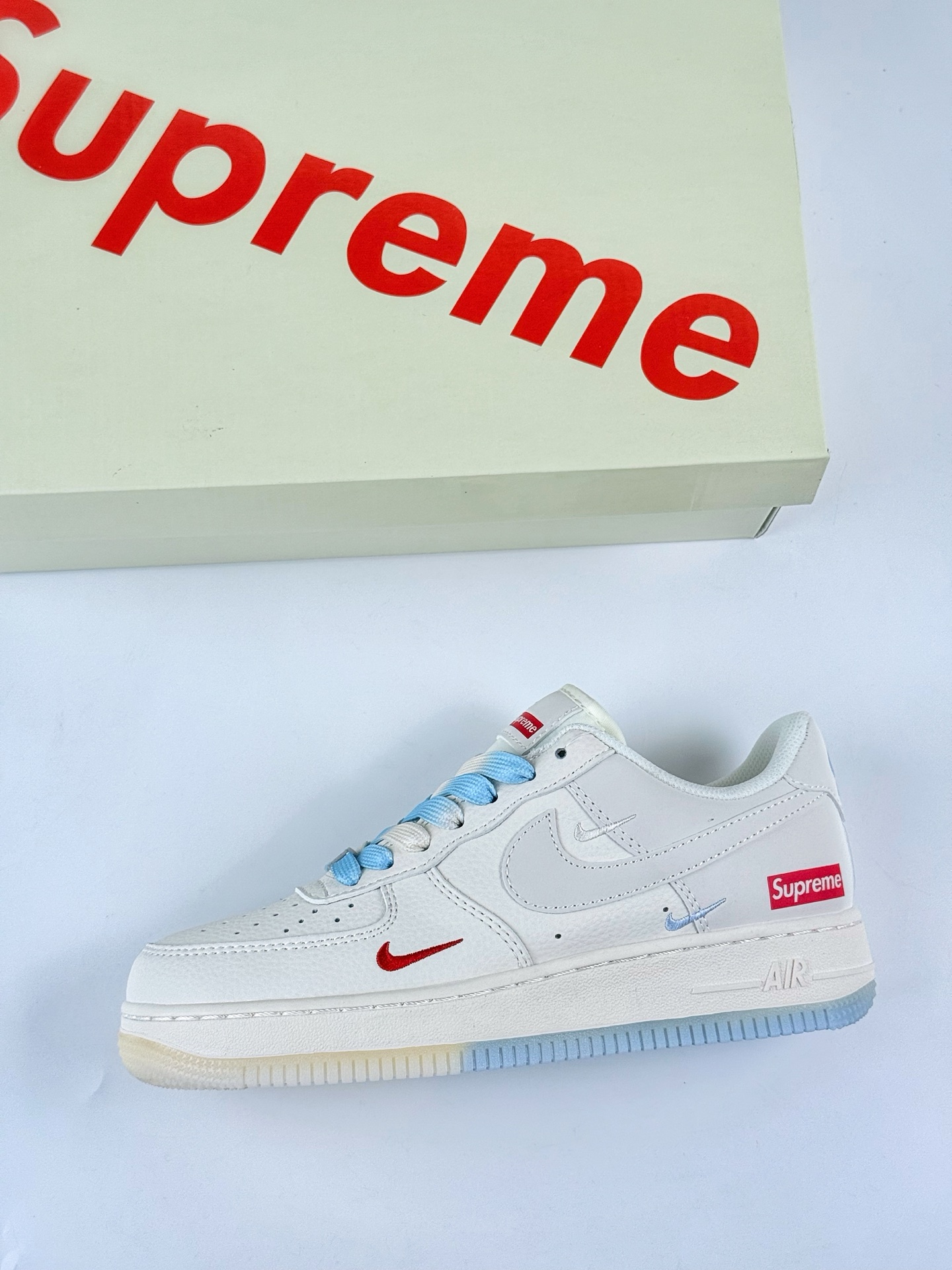 Nike Air Force 1 Low 07 x superme 米白蓝三小勾 XX3168-179 Nike Air Force 1 Low 07 x superme 米白蓝三小勾 XX3168-179