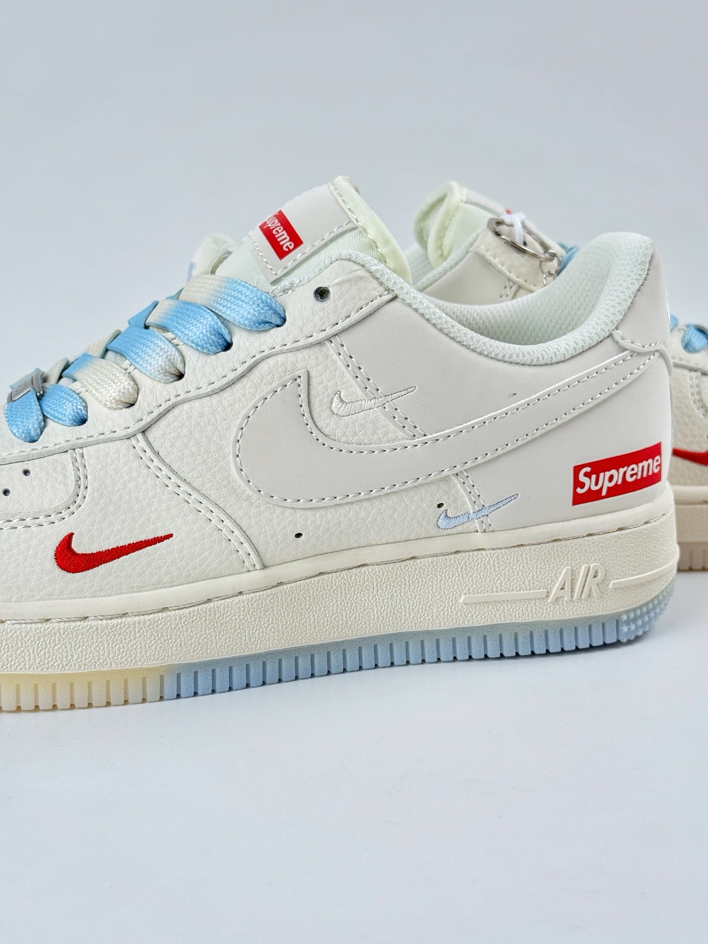 Nike Air Force 1 Low 07 x superme 米白蓝三小勾 XX3168-179 Nike Air Force 1 Low 07 x superme 米白蓝三小勾 XX3168-179