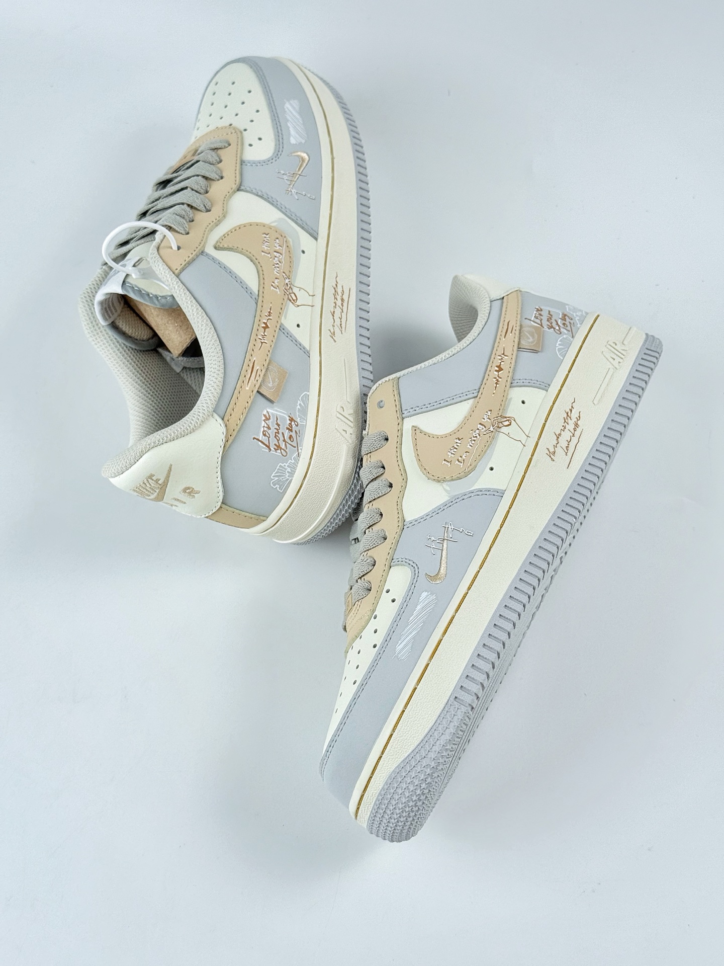 Nike Air Force 1 Low 07 浅灰白小钩涂鸦  DB3310-111