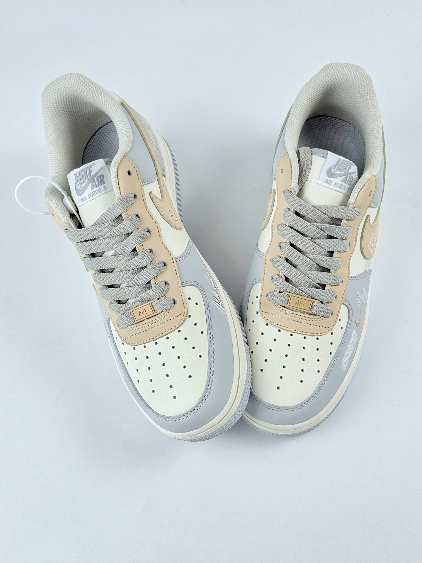 Nike Air Force 1 Low 07 浅灰白小钩涂鸦  DB3310-111