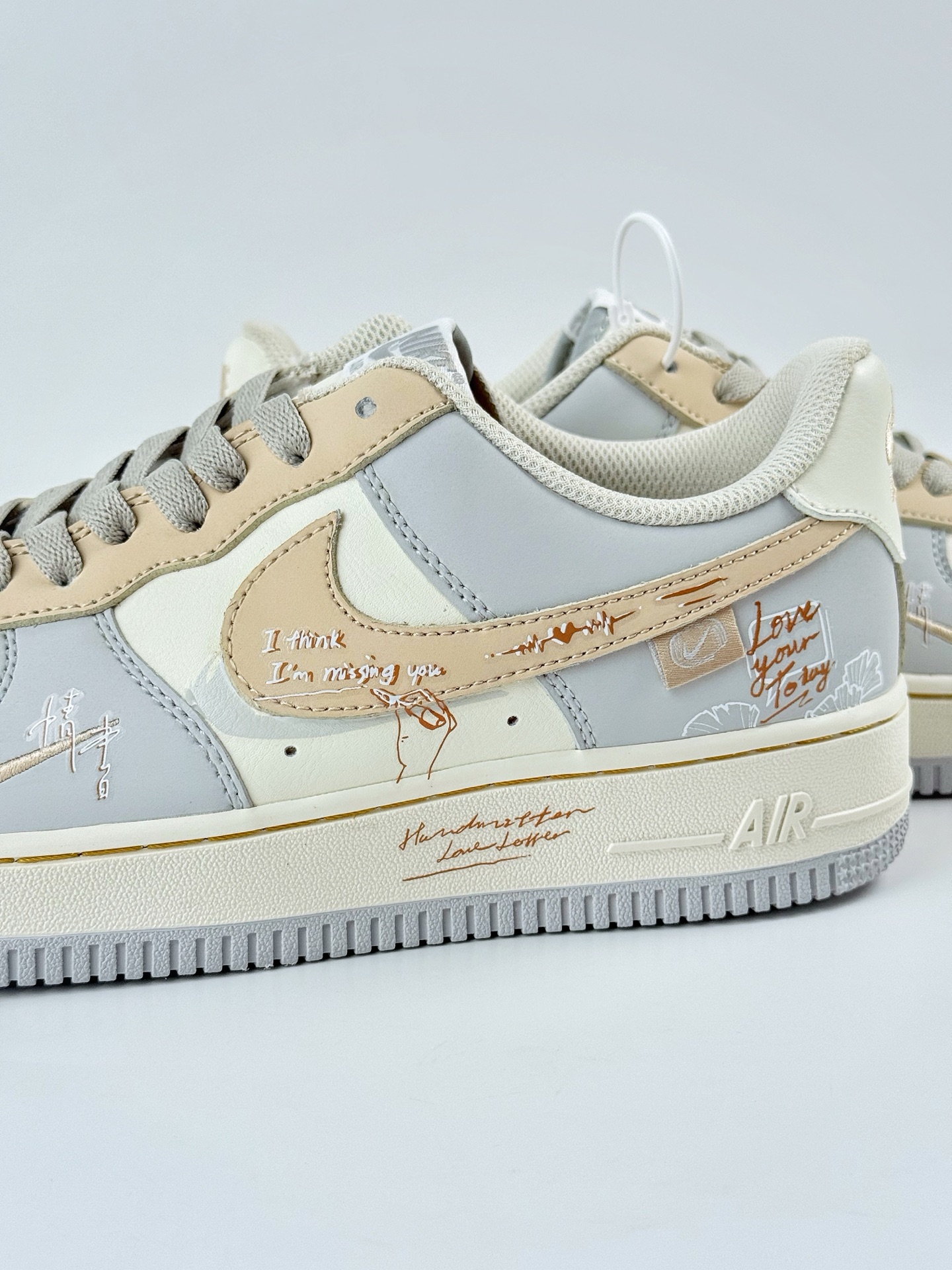 Nike Air Force 1 Low 07 浅灰白小钩涂鸦  DB3310-111