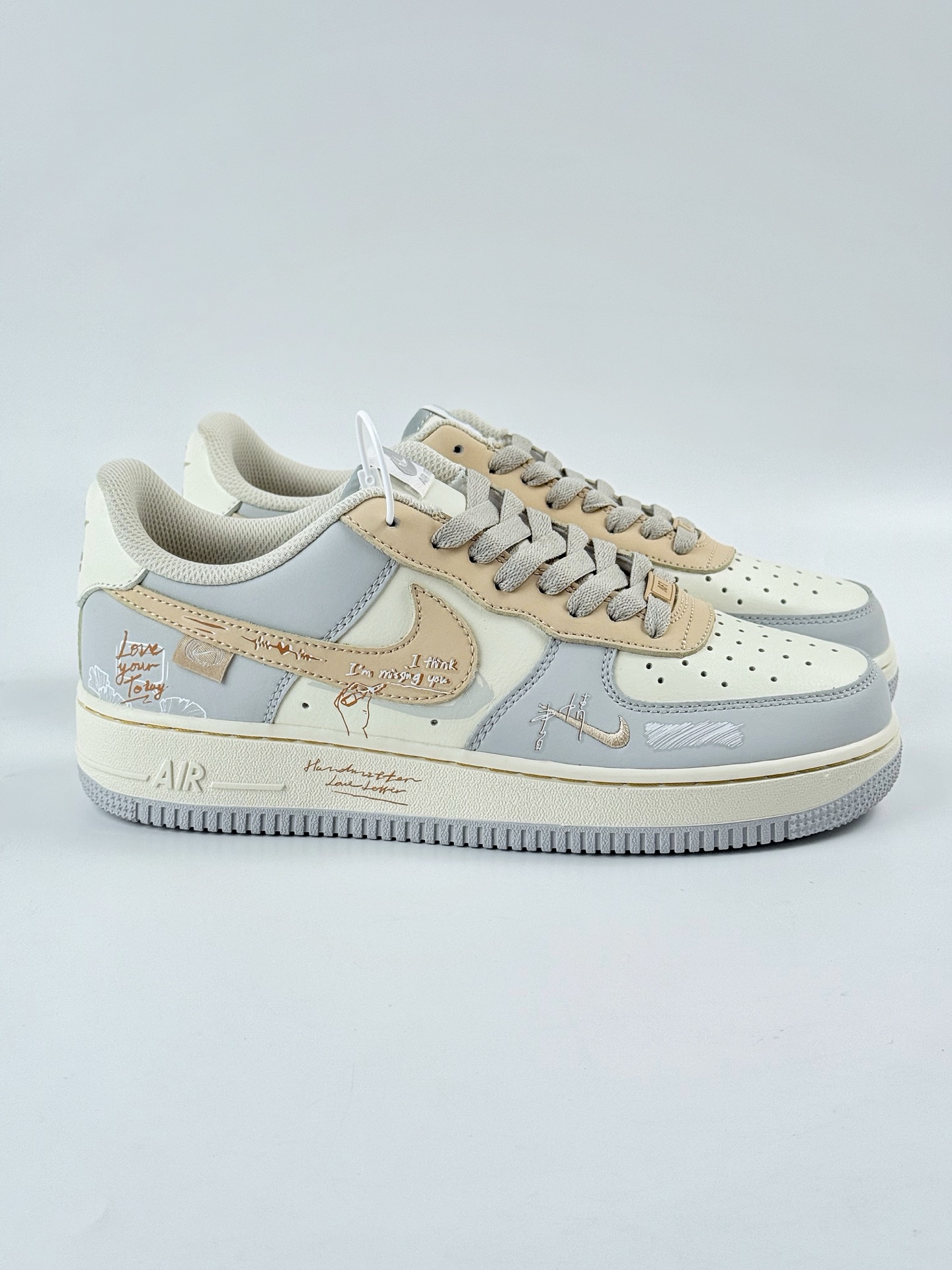 Nike Air Force 1 Low 07 浅灰白小钩涂鸦  DB3310-111