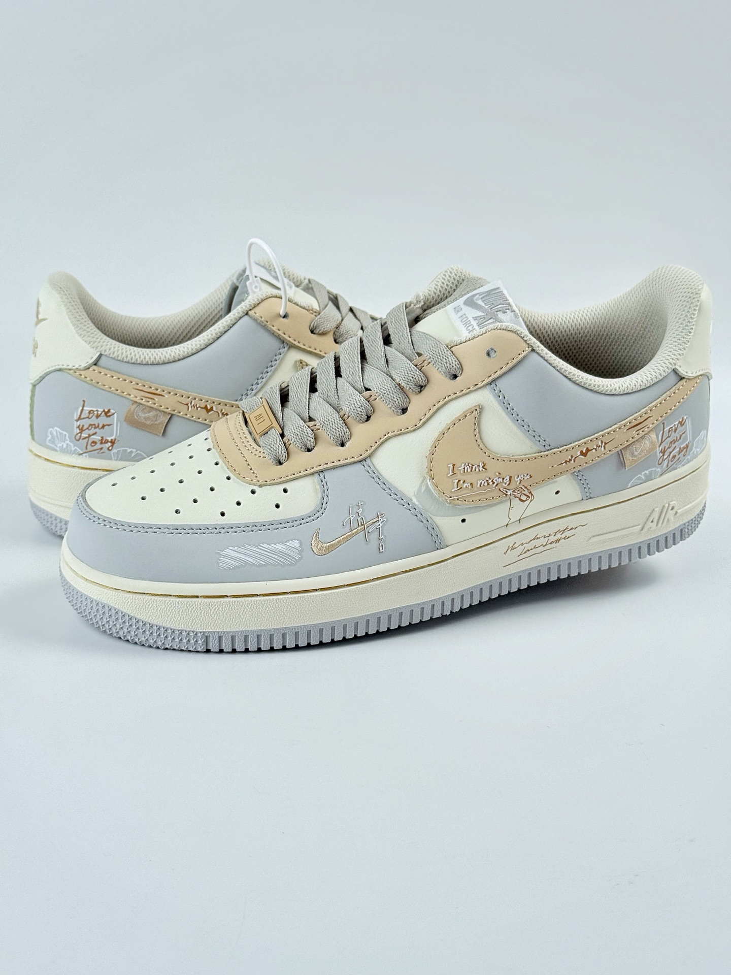 Nike Air Force 1 Low 07 浅灰白小钩涂鸦  DB3310-111