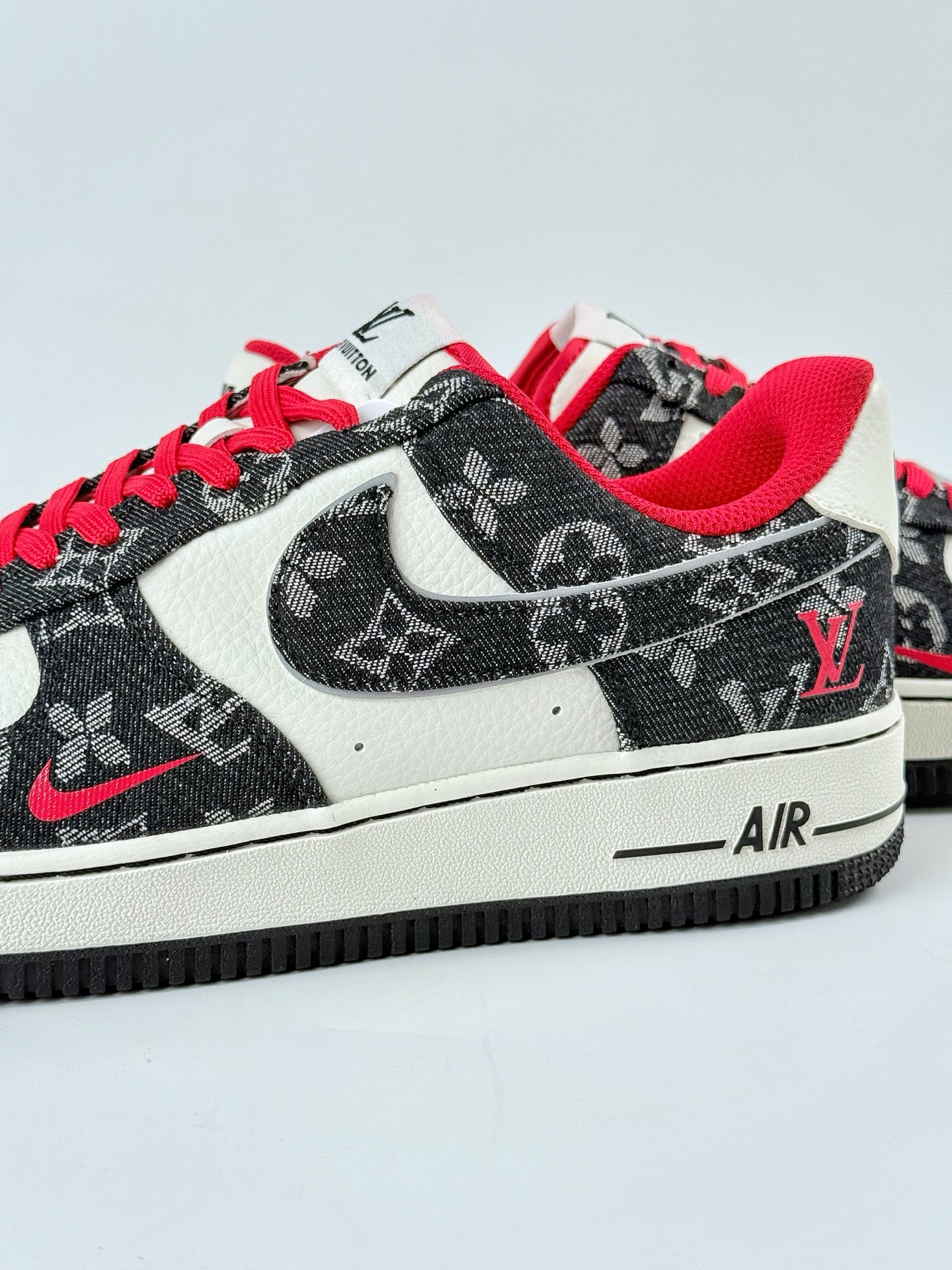 Nike Air Force 1 Low 07 x Louis Vuitton 黑白红小勾  LW9279-001