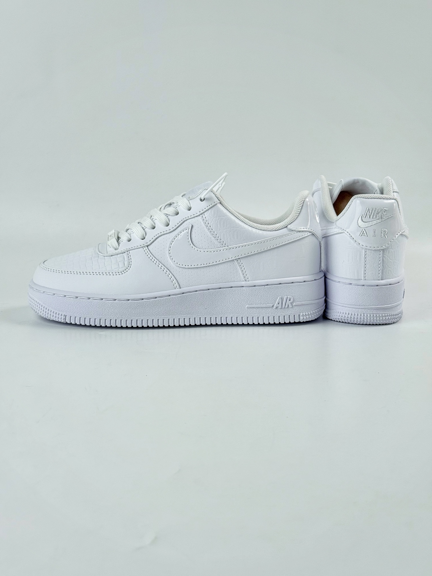Nike Air Force 1 Low 07 纯白  HF2893-100