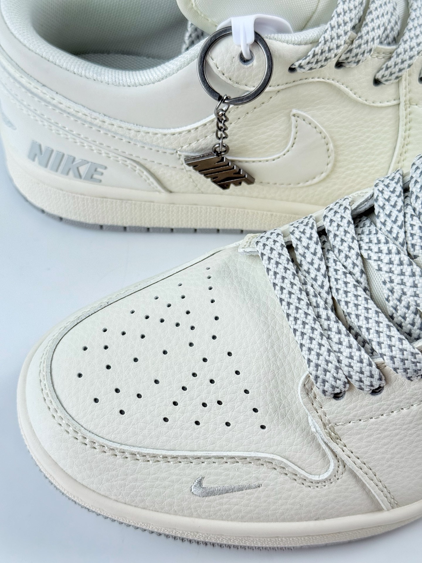 Air Jordan 1 Retro Low x NIKE 白灰小勾满天星  XX3168-187