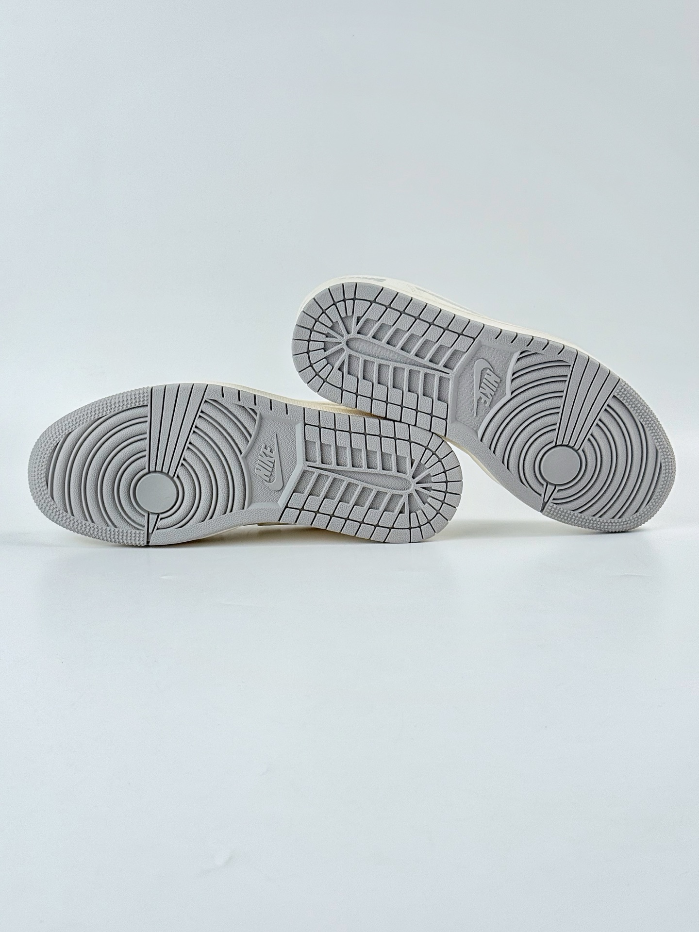 Air Jordan 1 Retro Low x NIKE 白灰小勾满天星  XX3168-187