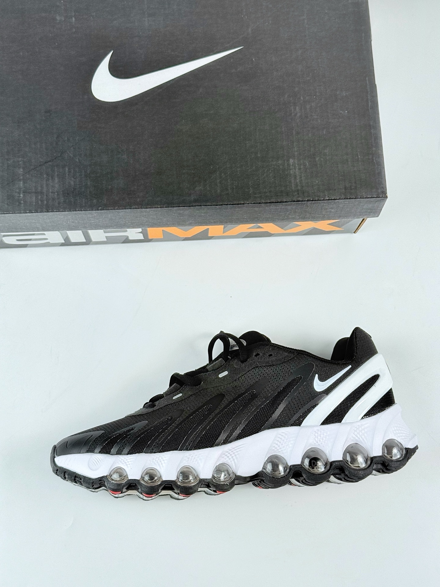 Nike Air Max DN8 复古减震气垫跑鞋 FQ7860-019 Nike Air Max DN8 复古减震气垫跑鞋 FQ7860-019