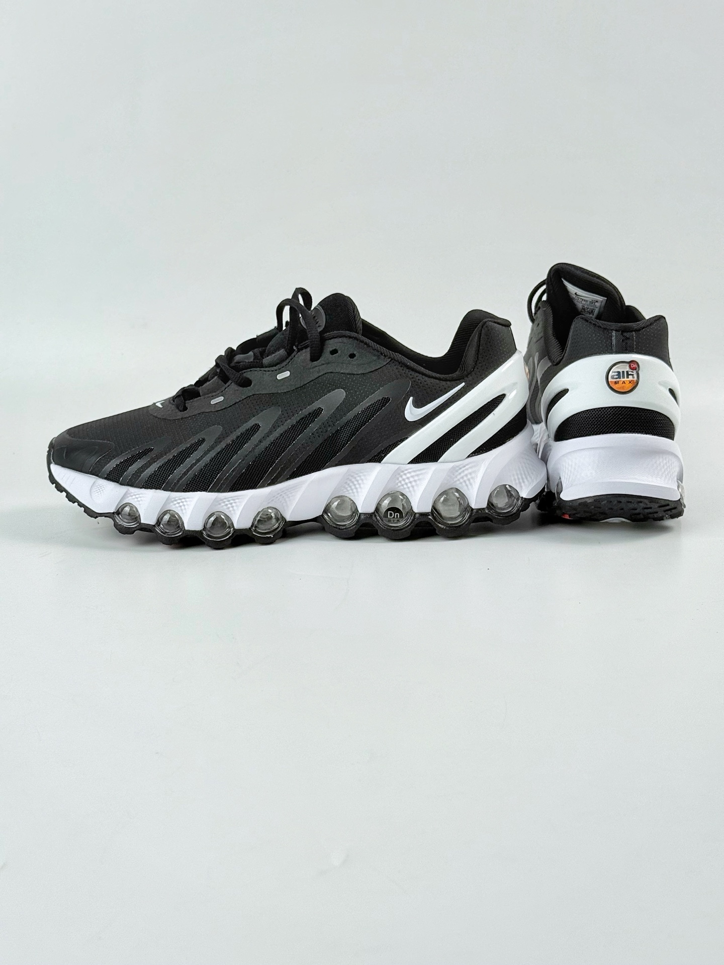 Nike Air Max DN8 复古减震气垫跑鞋 FQ7860-019 Nike Air Max DN8 复古减震气垫跑鞋 FQ7860-019