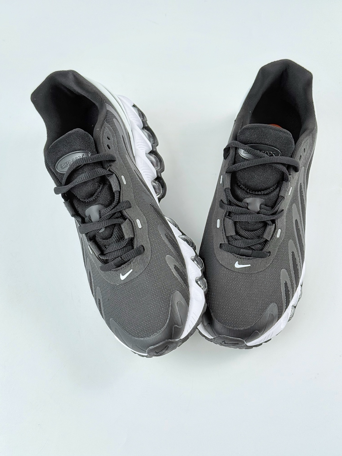 Nike Air Max DN8 复古减震气垫跑鞋 FQ7860-019 Nike Air Max DN8 复古减震气垫跑鞋 FQ7860-019