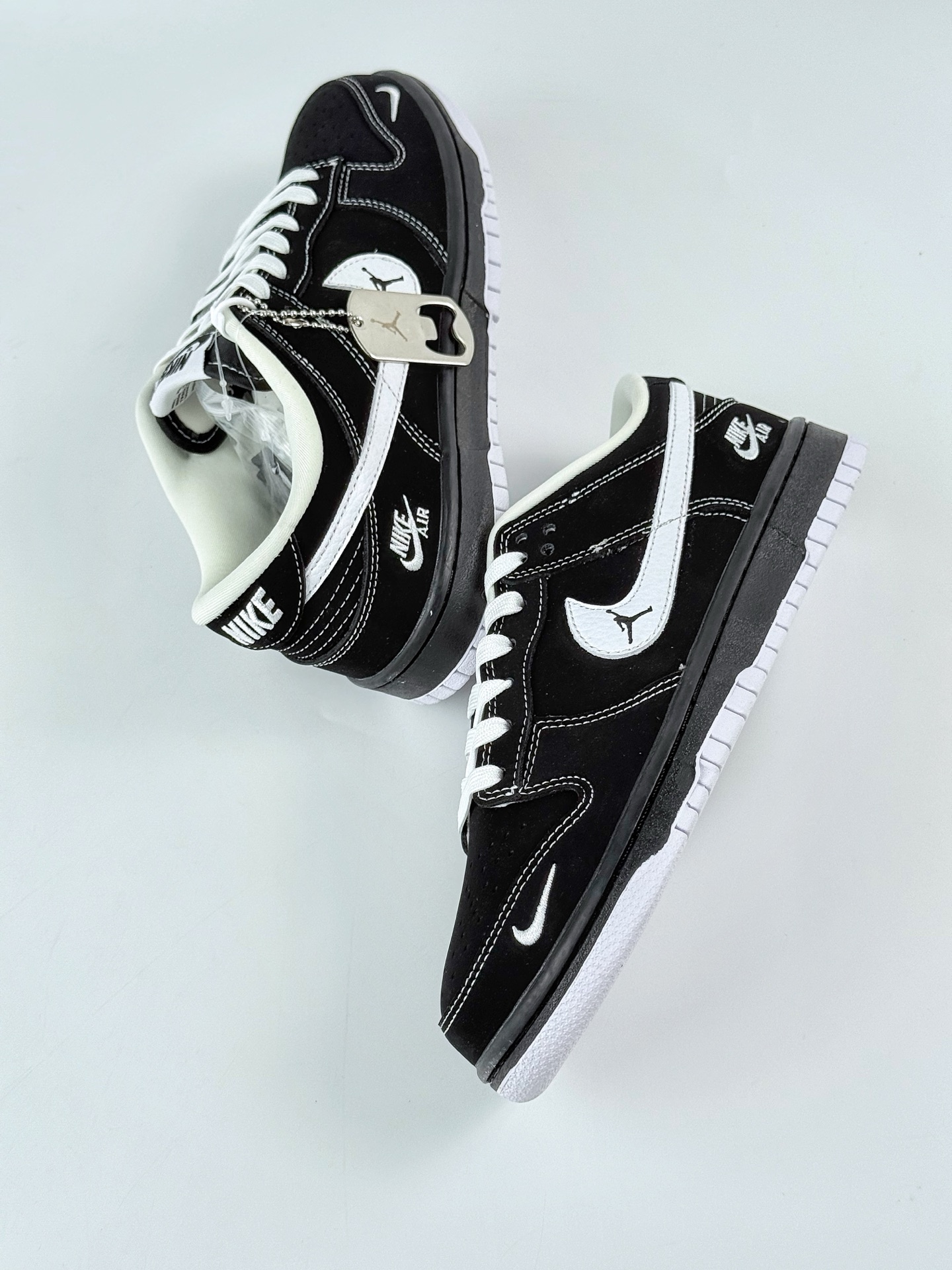Nike SB Dunk Low x Nike Air 黑白小勾 LW1818-117