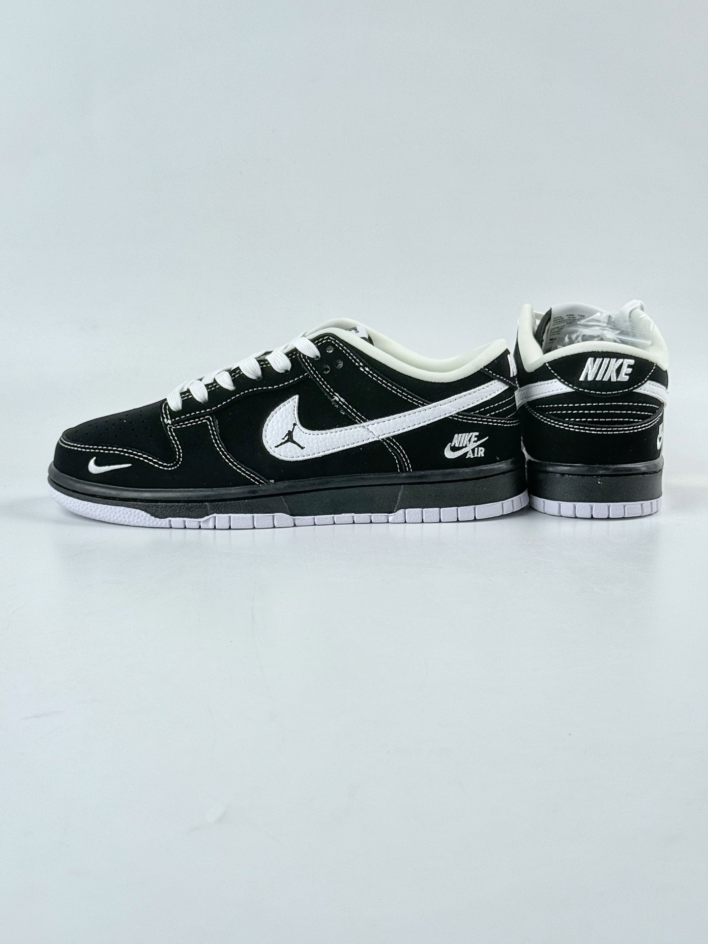 Nike SB Dunk Low x Nike Air 黑白小勾 LW1818-117