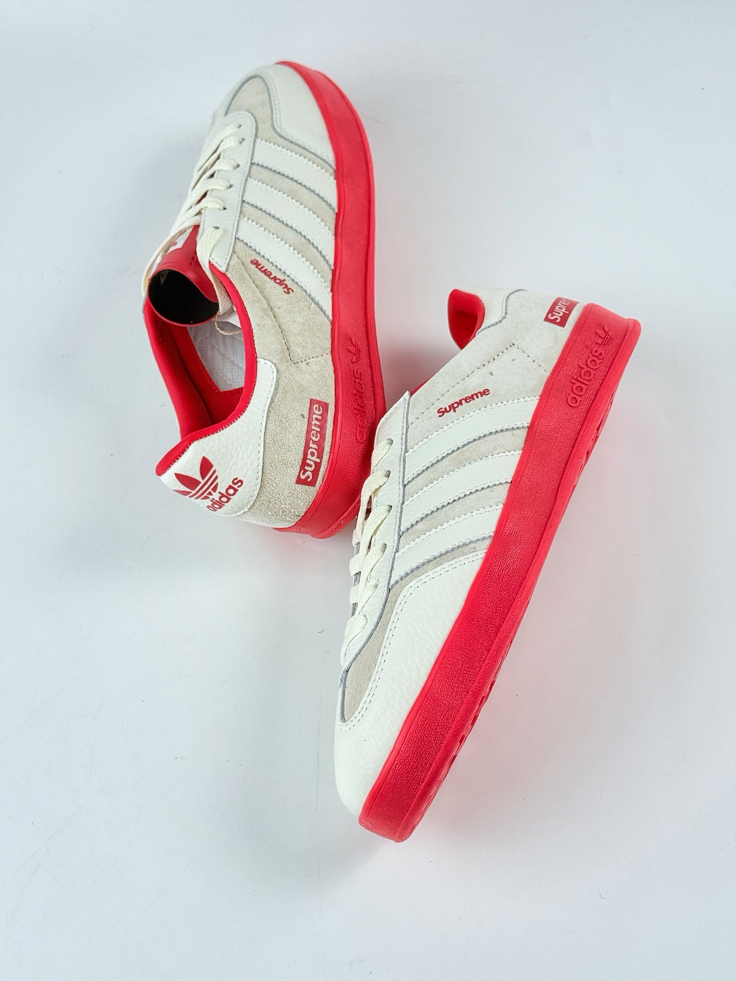 adidas Originals Gazelle INdoor x superme 三叶草休闲防滑耐磨低帮板鞋 DD6610 adidas Originals Gazelle INdoor x superme 三叶草休闲防滑耐磨低帮板鞋 DD6610