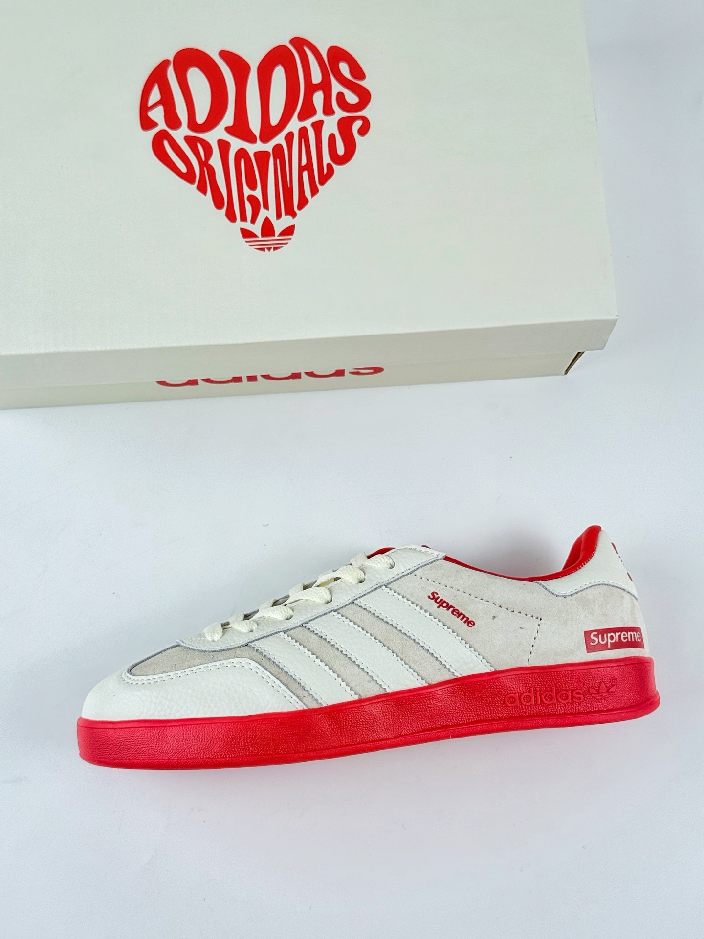 adidas Originals Gazelle INdoor x superme 三叶草休闲防滑耐磨低帮板鞋 DD6610 adidas Originals Gazelle INdoor x superme 三叶草休闲防滑耐磨低帮板鞋 DD6610