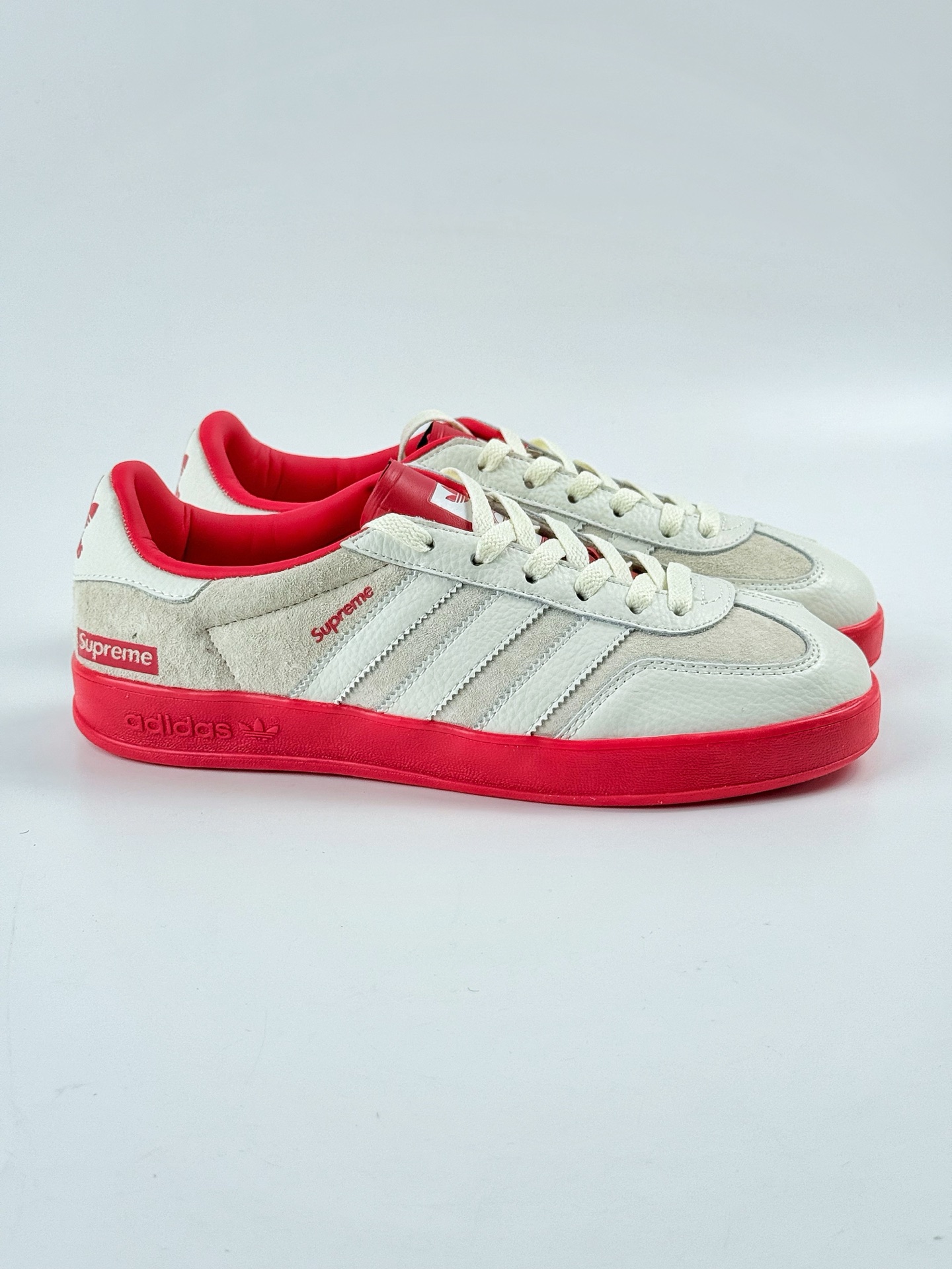 adidas Originals Gazelle INdoor x superme 三叶草休闲防滑耐磨低帮板鞋 DD6610 adidas Originals Gazelle INdoor x superme 三叶草休闲防滑耐磨低帮板鞋 DD6610