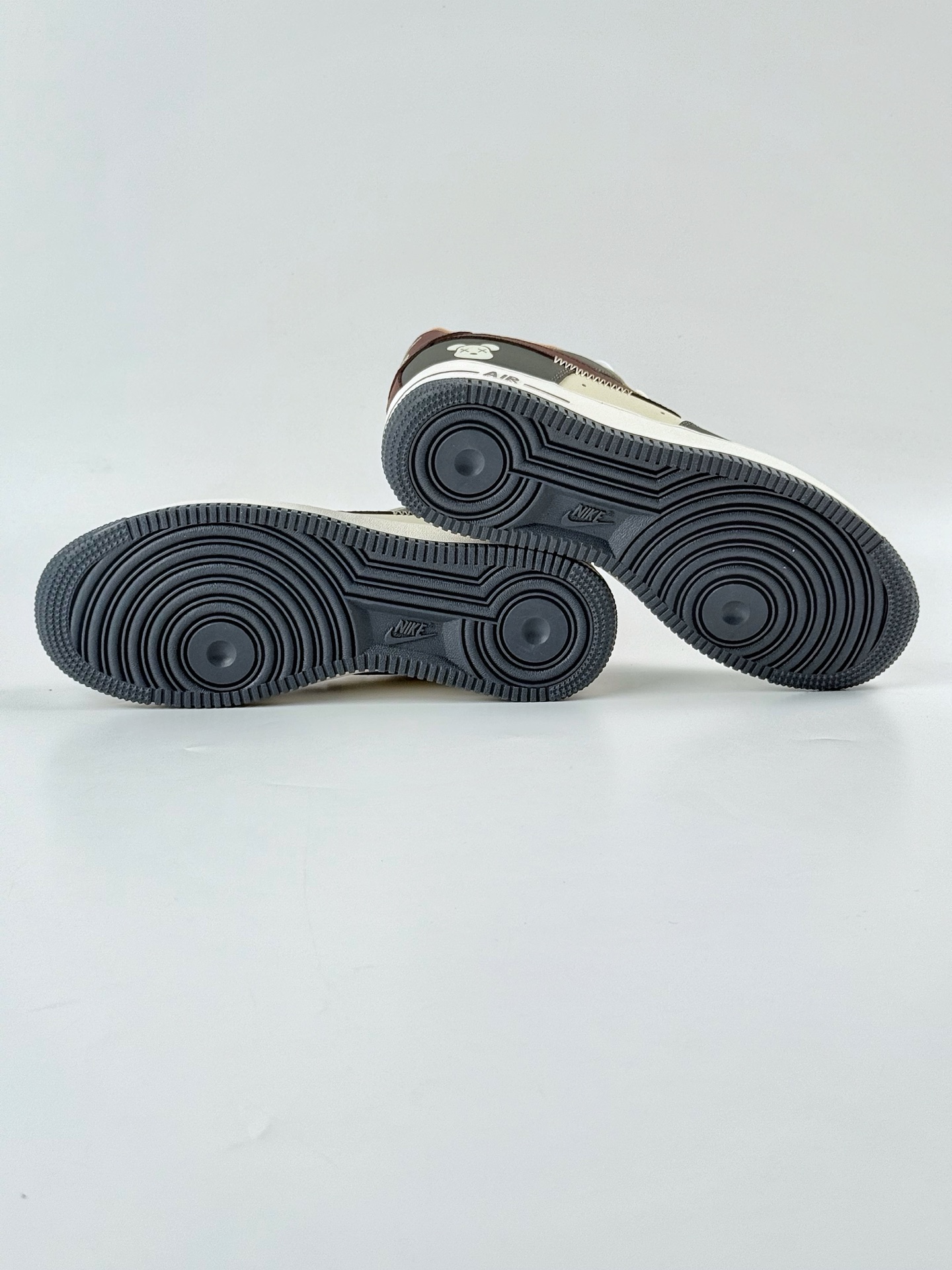 Nike Air Force 1 Low 07 缝线叉叉 绿白小勾 AM1588-001 Nike Air Force 1 Low 07 缝线叉叉 绿白小勾 AM1588-001