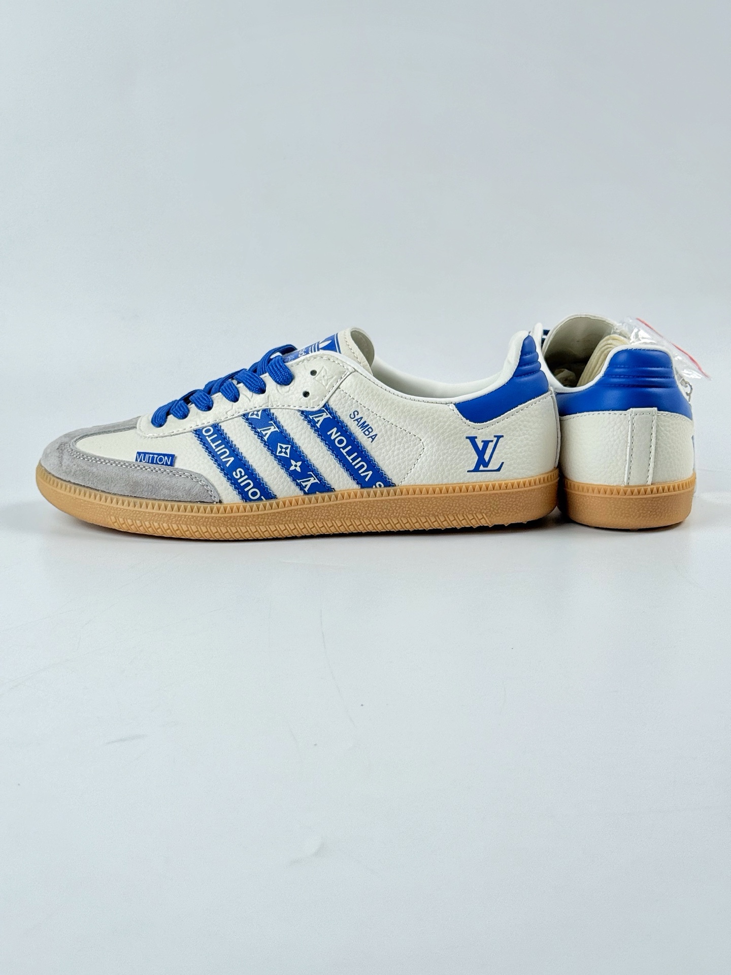 adidas originals Samba OG x Louis Vuitton 灰白 桑巴舞系列复古经典轻便板鞋 XR0005 adidas originals Samba OG x Louis Vuitton 灰白 桑巴舞系列复古经典轻便板鞋 XR0005