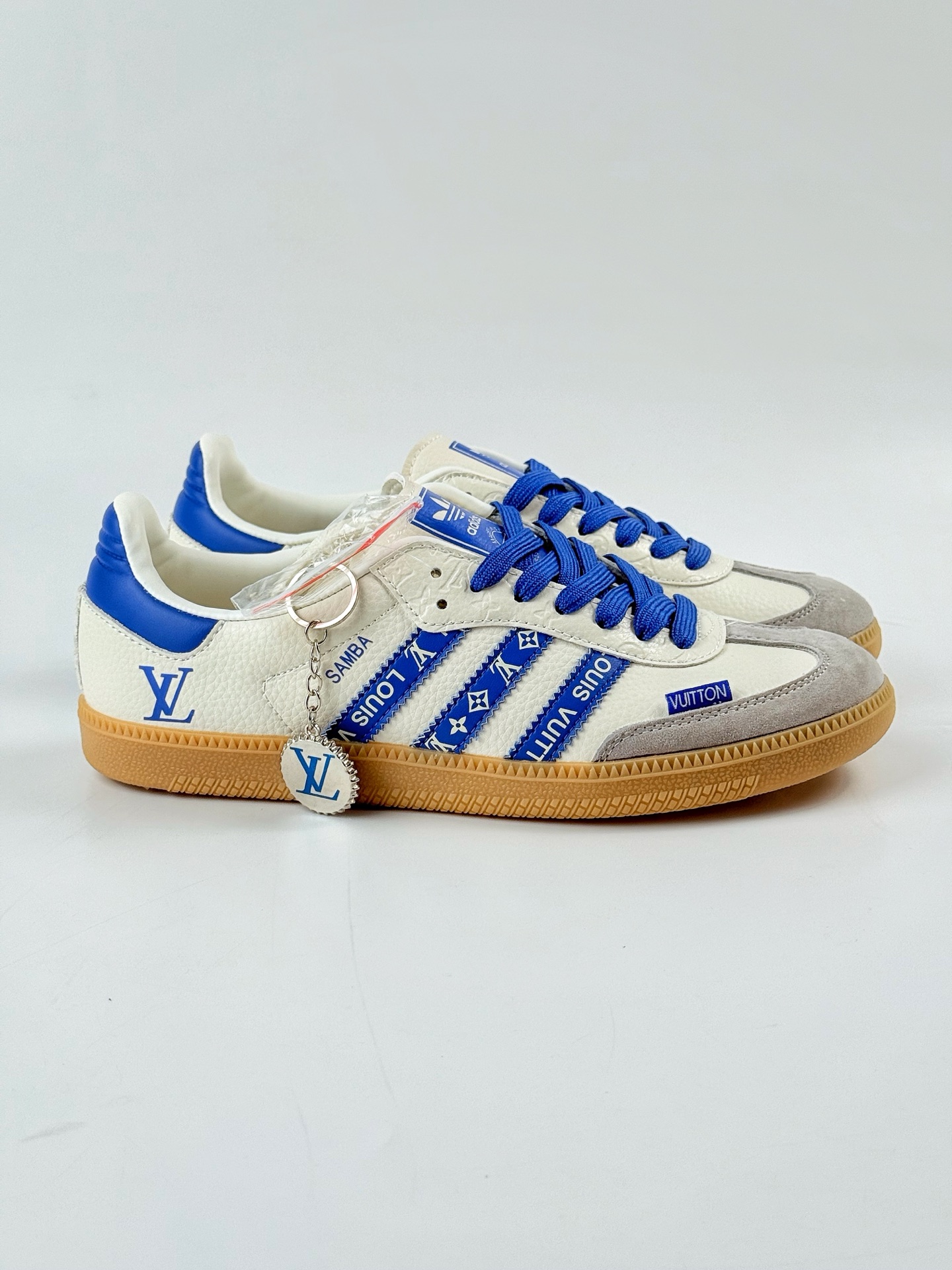 adidas originals Samba OG x Louis Vuitton 灰白 桑巴舞系列复古经典轻便板鞋 XR0005 adidas originals Samba OG x Louis Vuitton 灰白 桑巴舞系列复古经典轻便板鞋 XR0005