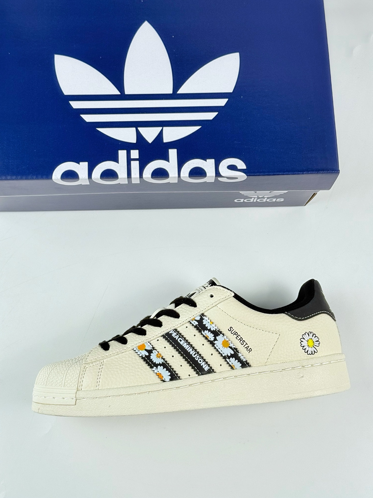 AD Originals Superstar x Peaceminusone 白黑小雏菊 采 XG0007