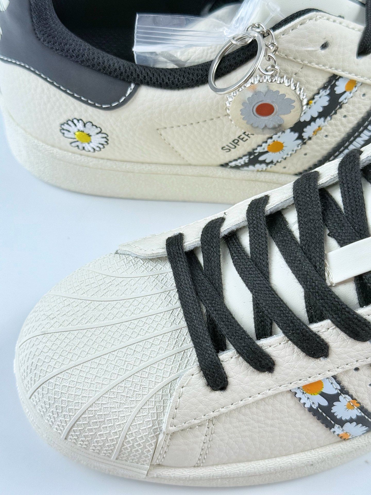 AD Originals Superstar x Peaceminusone 白黑小雏菊 采 XG0007