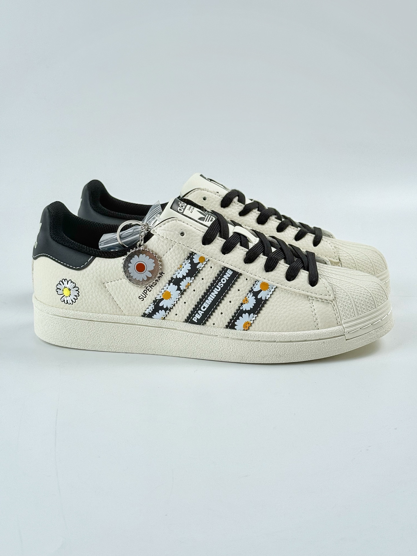AD Originals Superstar x Peaceminusone 白黑小雏菊 采 XG0007