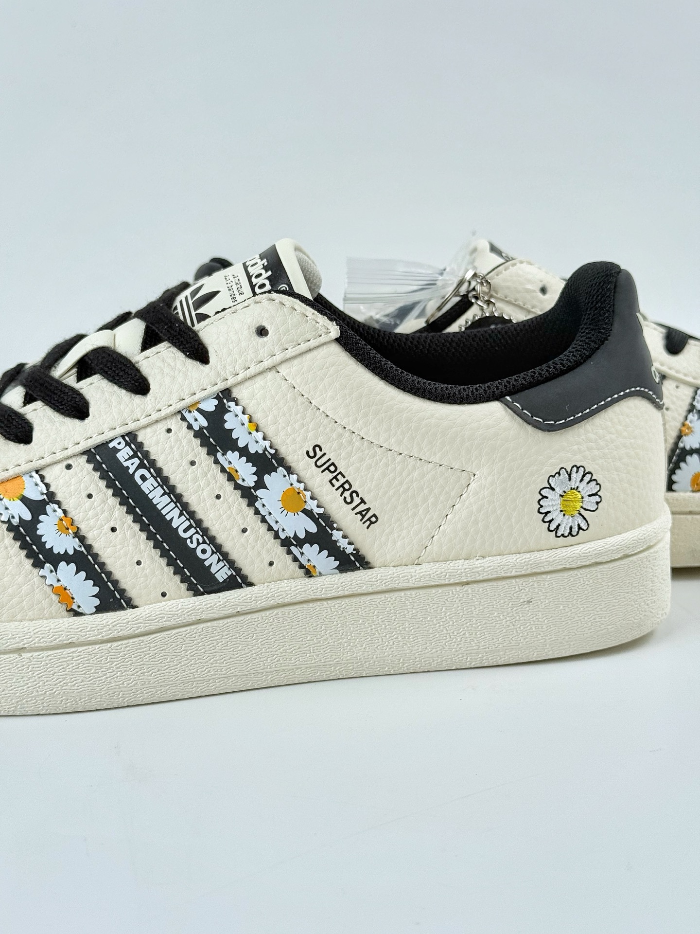 AD Originals Superstar x Peaceminusone 白黑小雏菊 采 XG0007