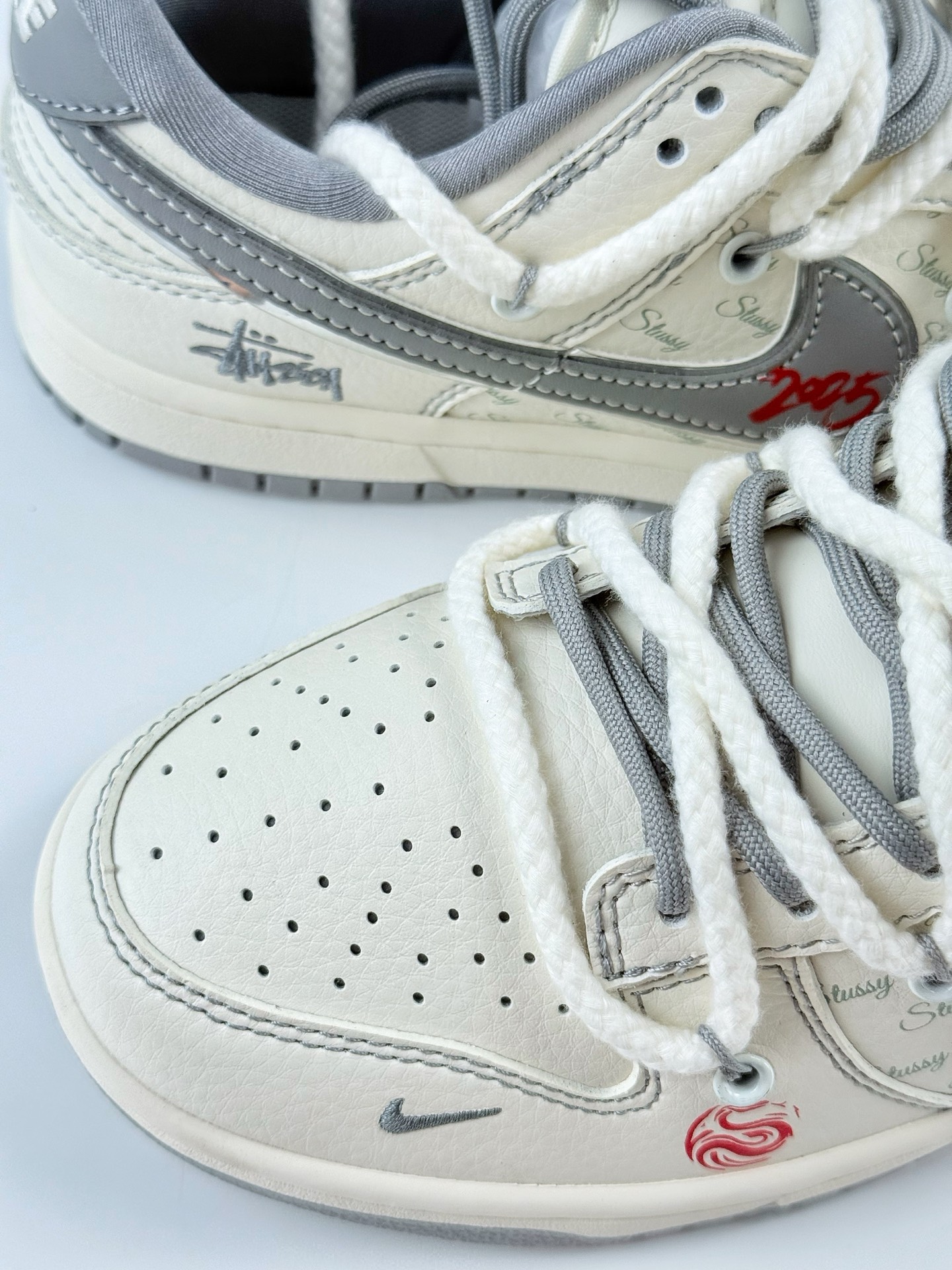 Nike SB Dunk Low x Stussy 白灰小钩绑带  SJ2068-310
