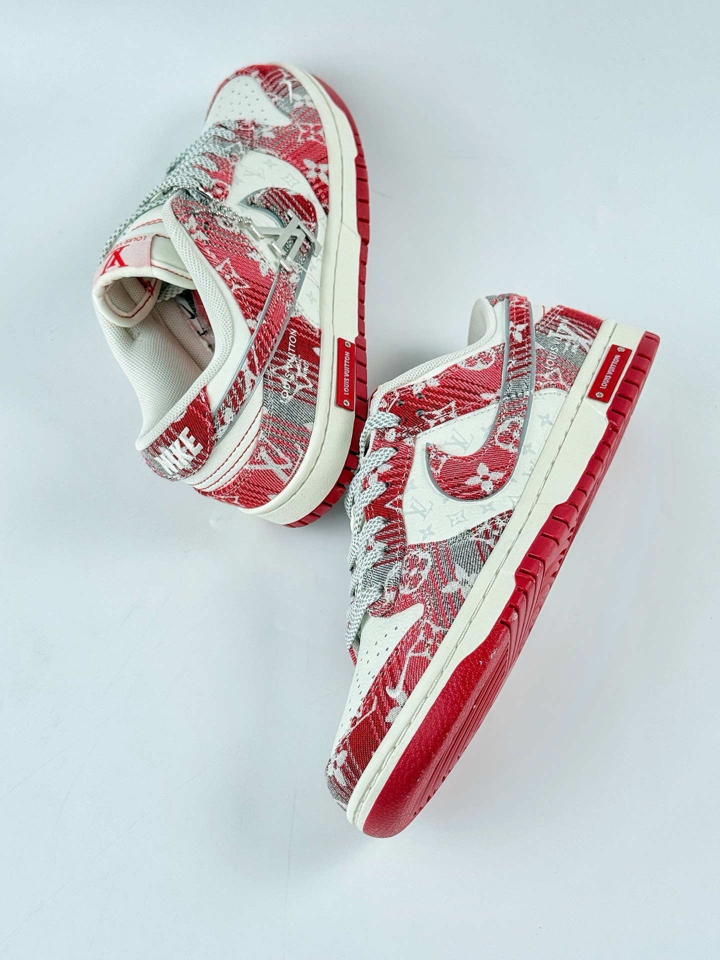 Nike SB Dunk Low x Louis Vuitton 白红小勾满天星  SC9772-809