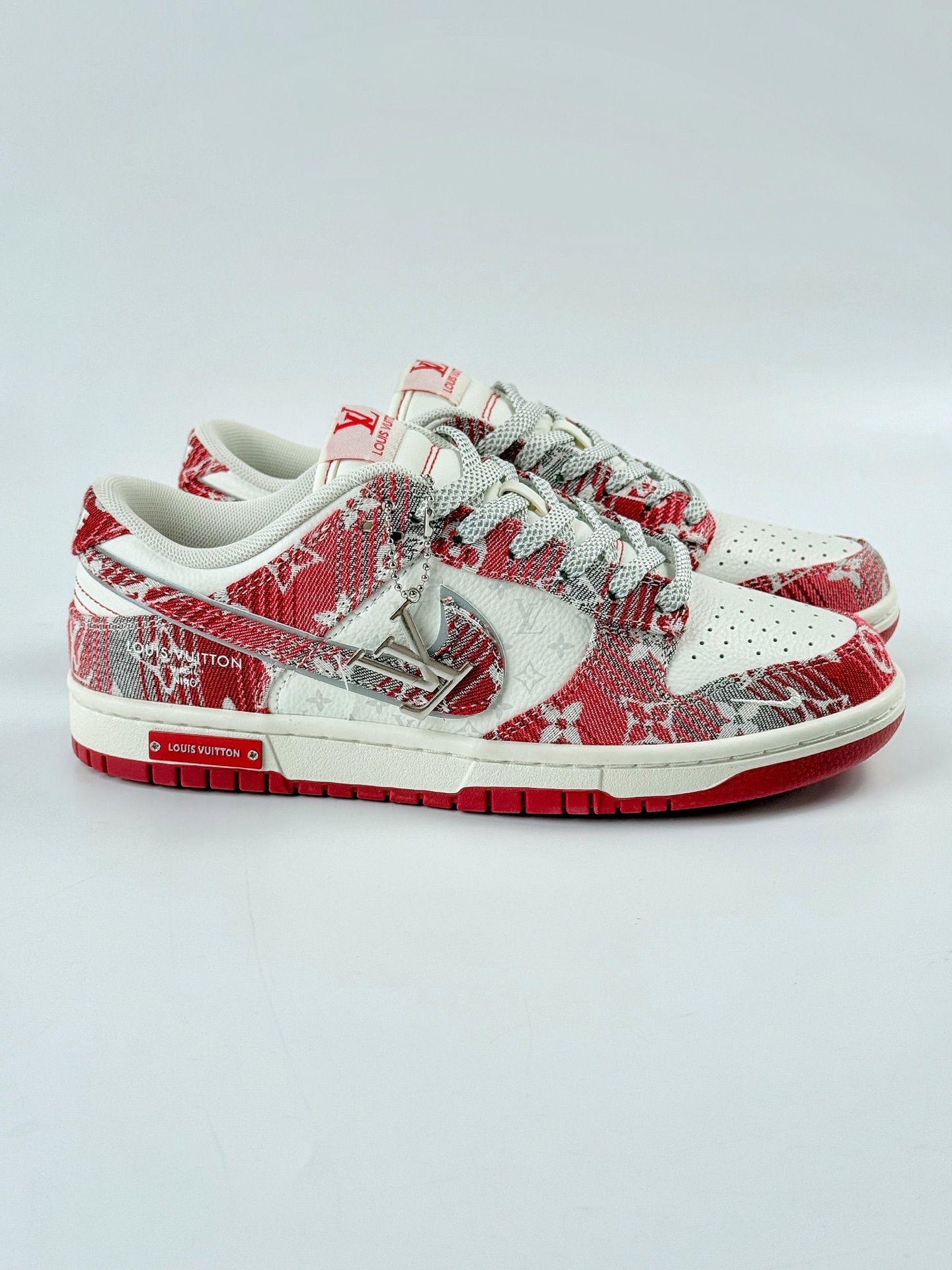 Nike SB Dunk Low x Louis Vuitton 白红小勾满天星  SC9772-809