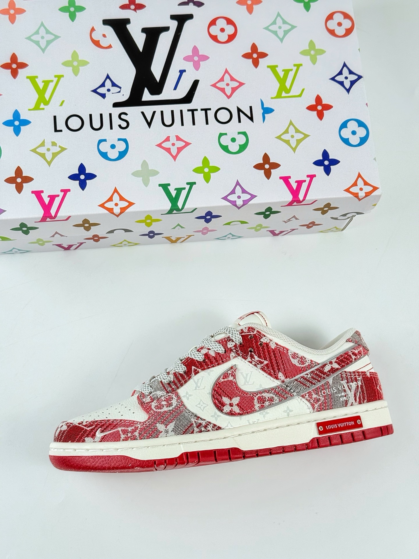 Nike SB Dunk Low x Louis Vuitton 白红小勾满天星  SC9772-809