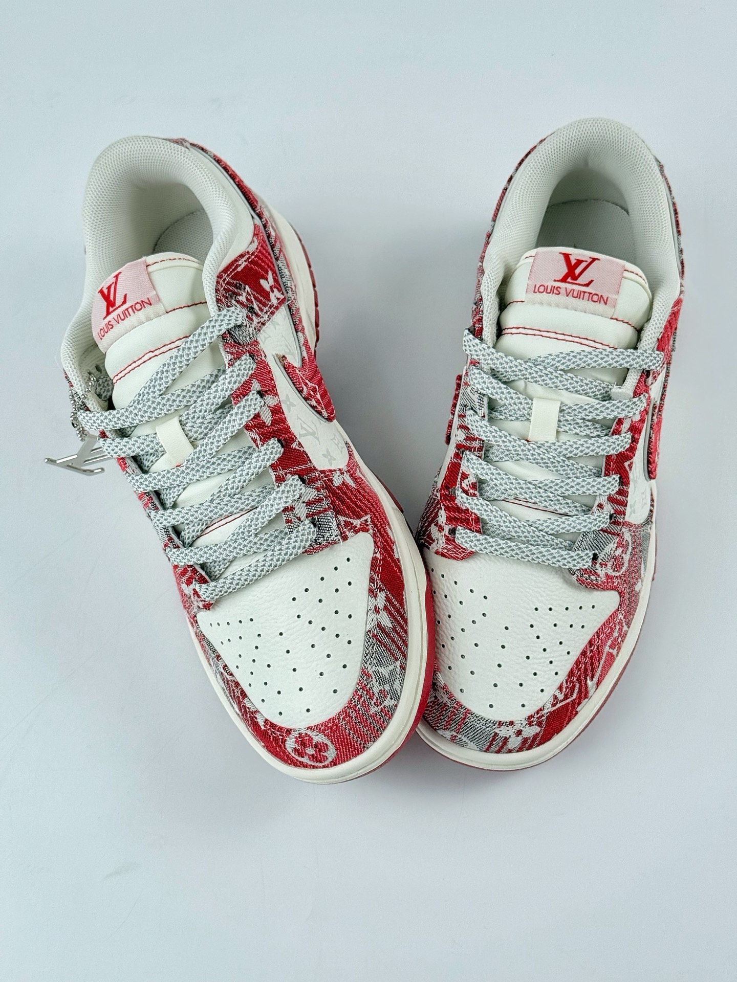 Nike SB Dunk Low x Louis Vuitton 白红小勾满天星  SC9772-809