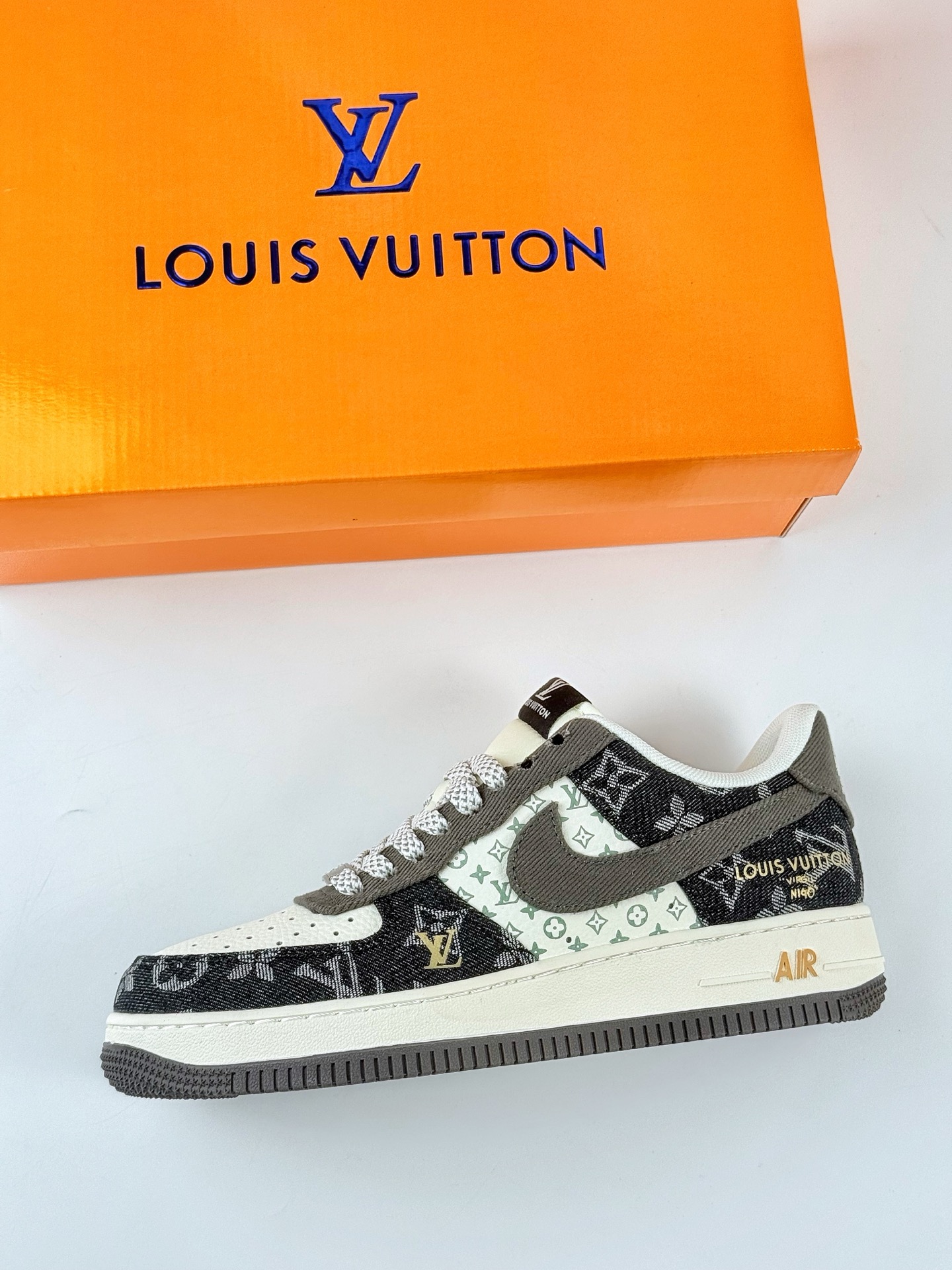 Nike Air Force 1 Low 07 x Louis Vuitton 黑白满天星 JJ2508-703 Nike Air Force 1 Low 07 x Louis Vuitton 黑白满天星 JJ2508-703