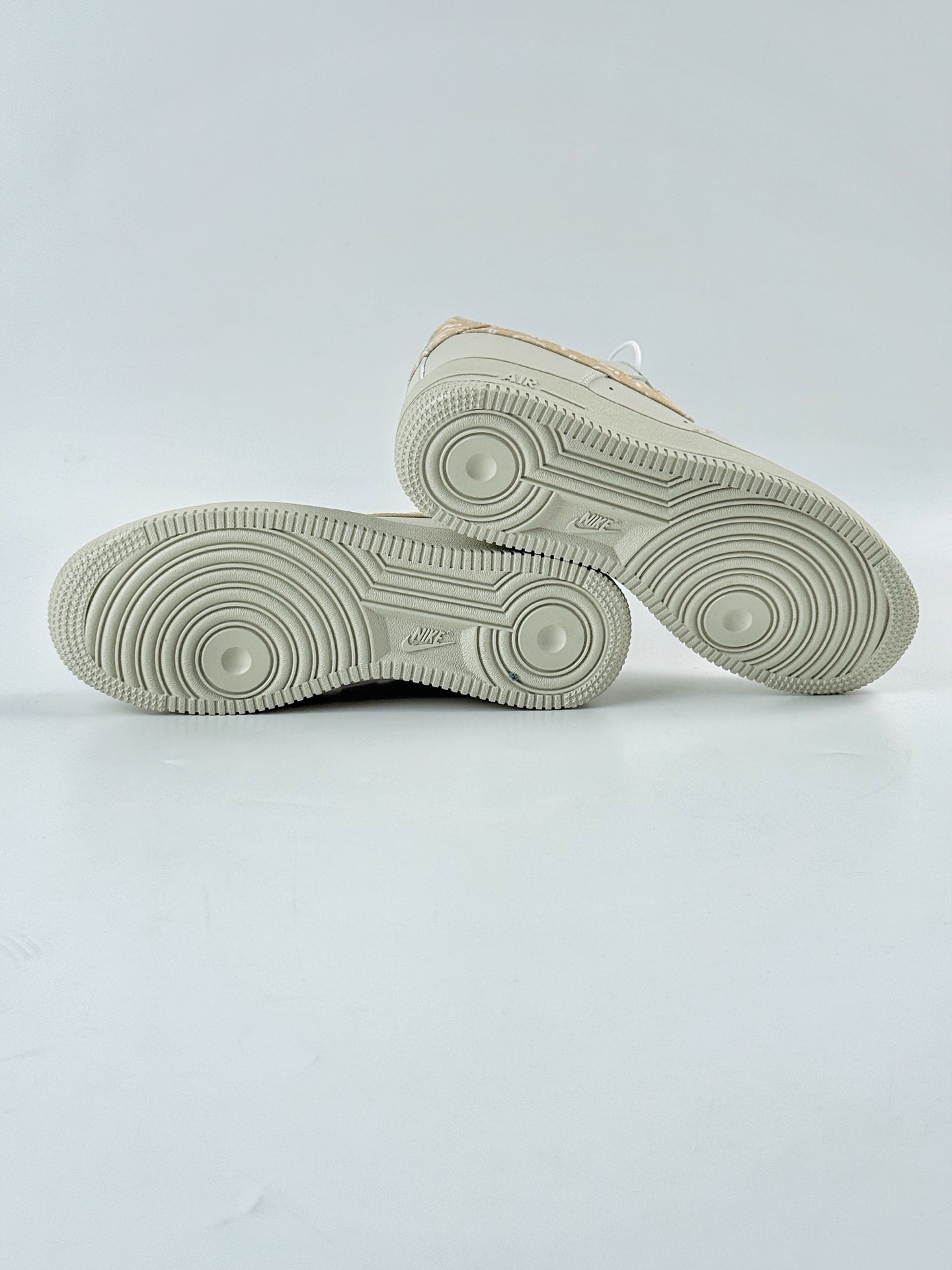 Nike Air Force 1 Low 07 米白  IH2051-072