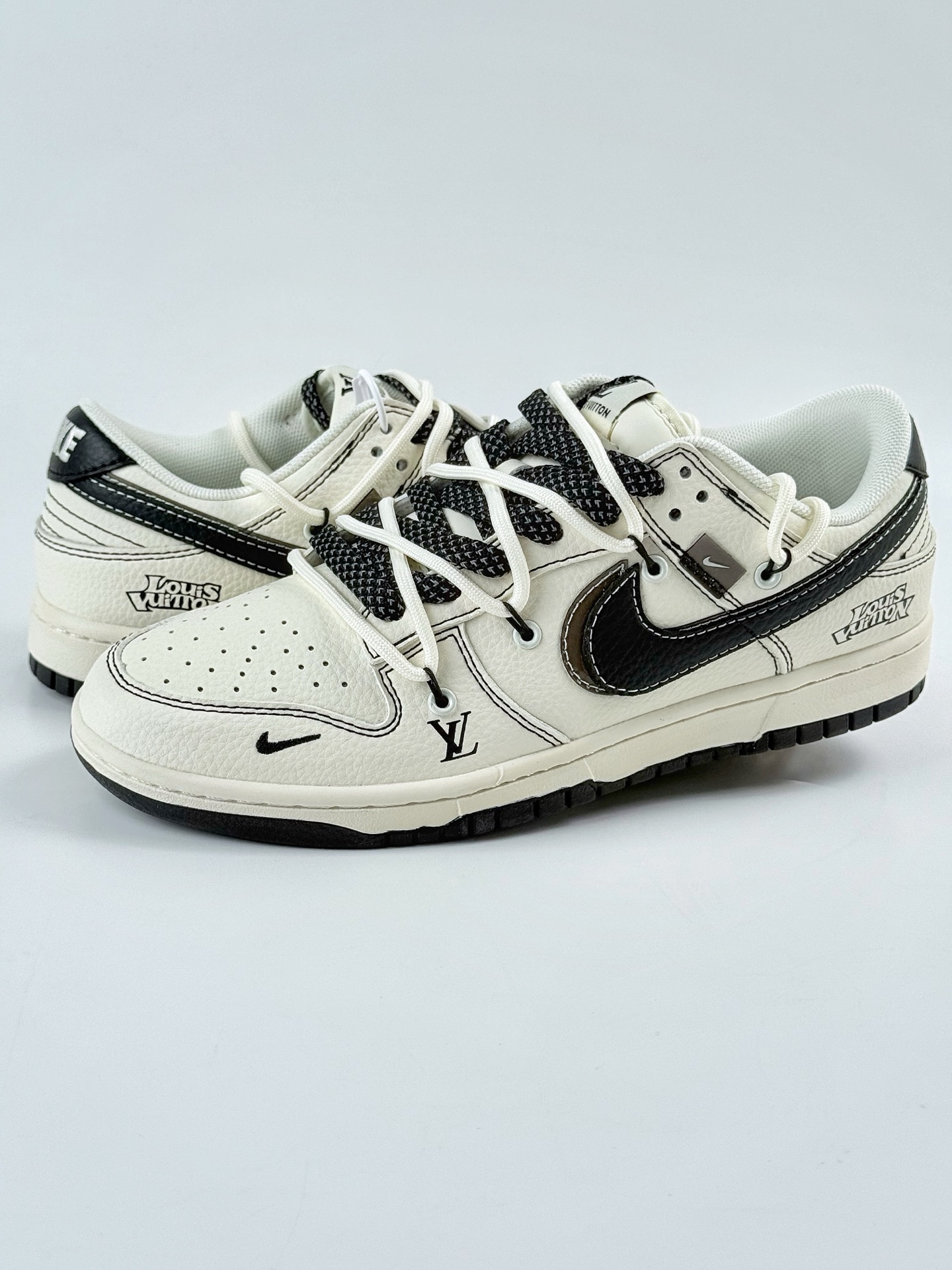 Nike SB Dunk Low x Louis Vuitton 白黑小勾满天星 DM6868-076 Nike SB Dunk Low x Louis Vuitton 白黑小勾满天星 DM6868-076