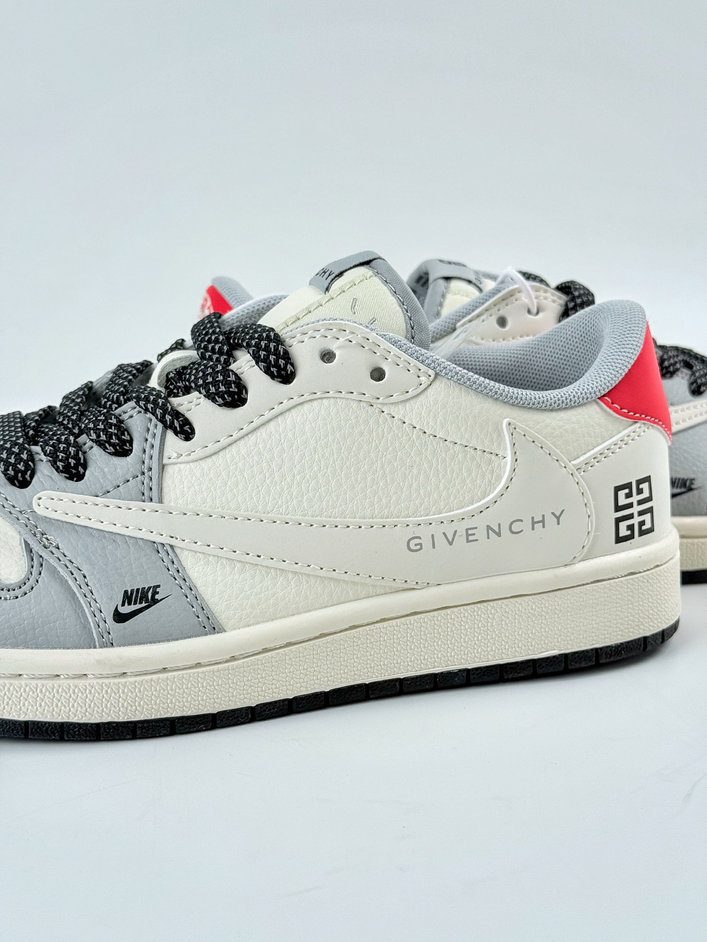 Travis Scott x Nike Air Jordan 1 Low x GIVENCHY Air Jordan 1 Low 反转灰白黑双小勾满天星倒钩 XS7089-599