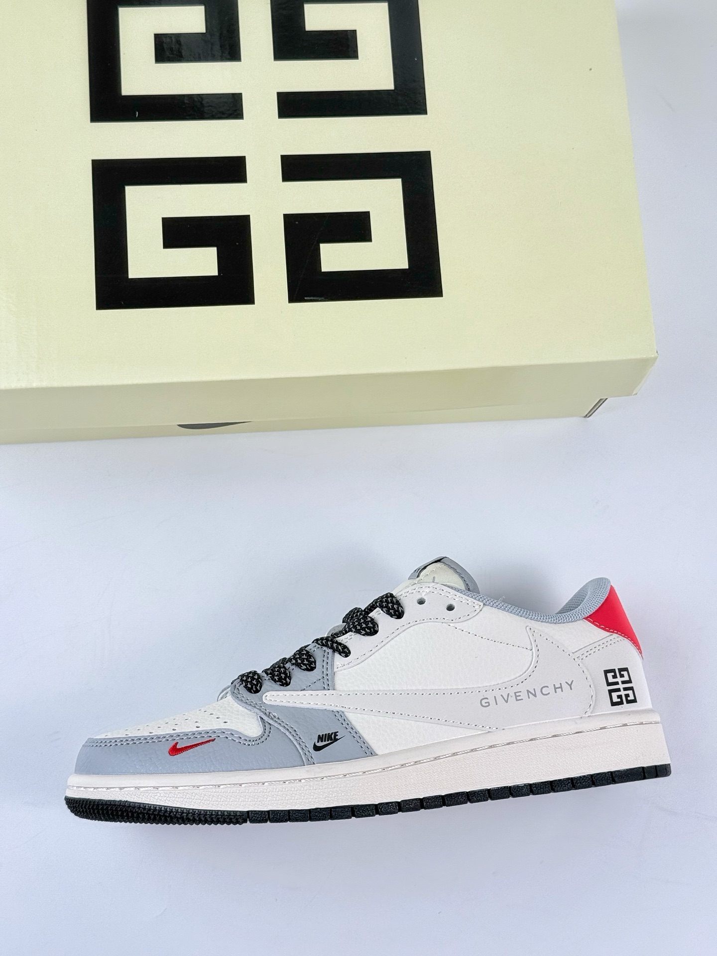 Travis Scott x Nike Air Jordan 1 Low x GIVENCHY Air Jordan 1 Low 反转灰白黑双小勾满天星倒钩 XS7089-599