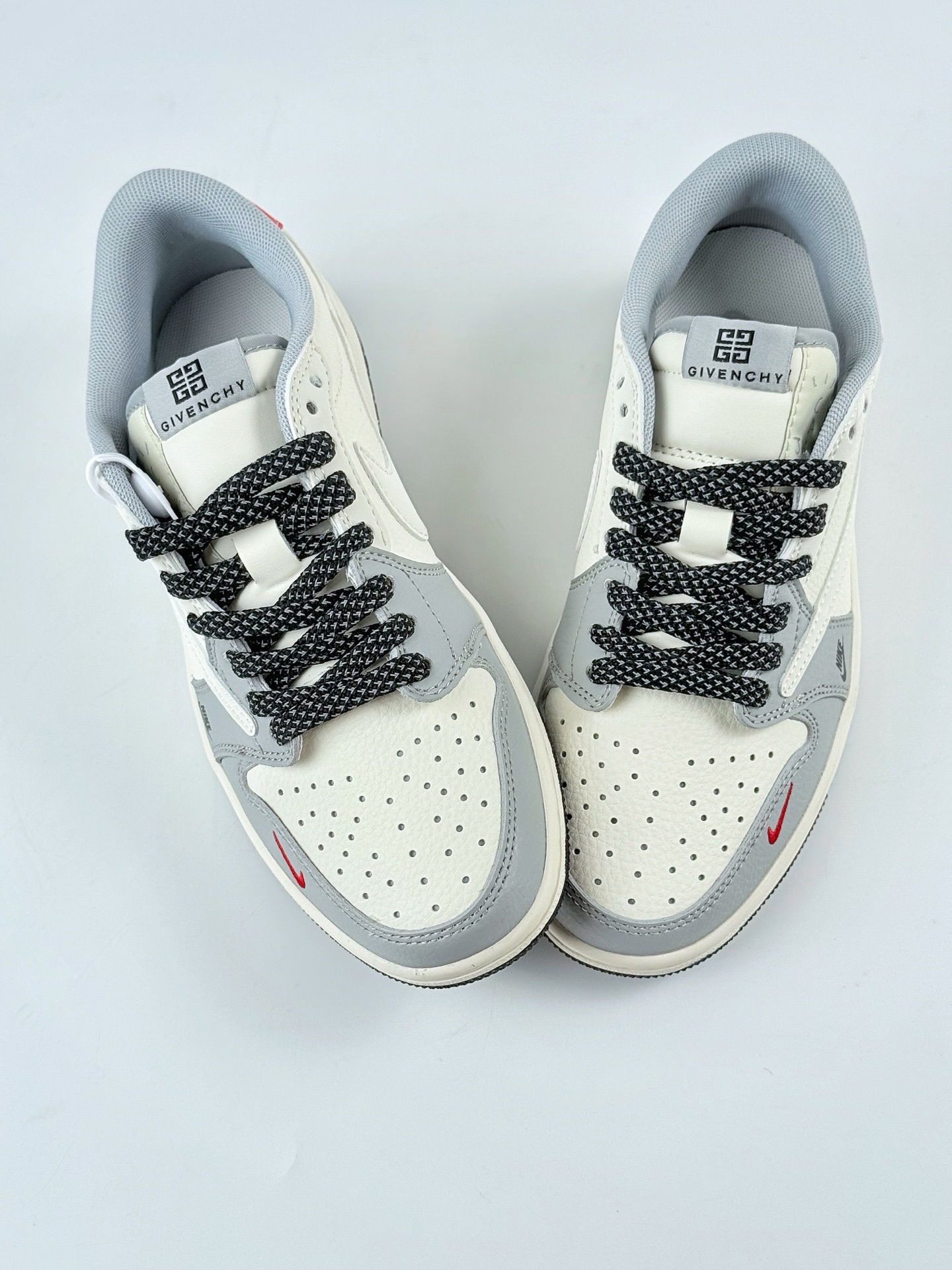 Travis Scott x Nike Air Jordan 1 Low x GIVENCHY Air Jordan 1 Low 反转灰白黑双小勾满天星倒钩 XS7089-599