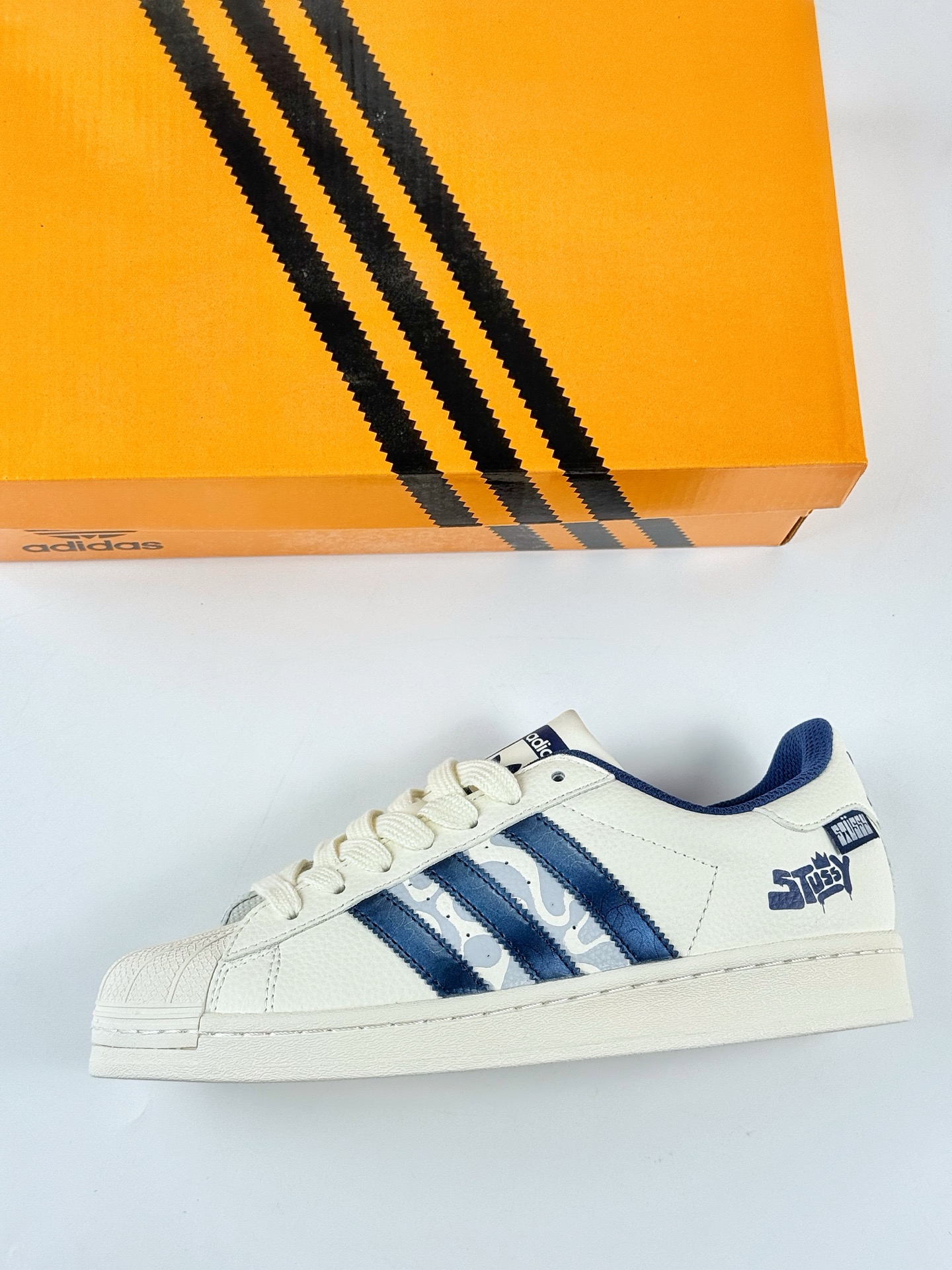 AD Originals Superstar x Stussy 白蓝  HS3076