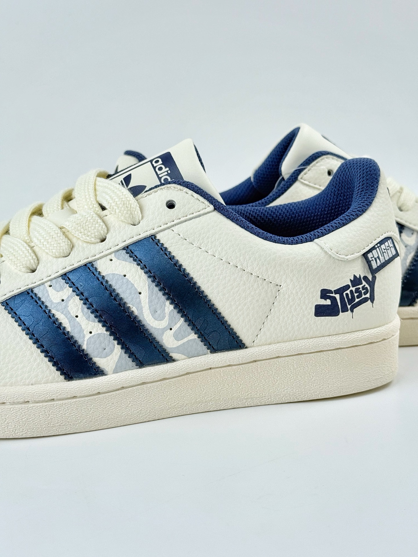 AD Originals Superstar x Stussy 白蓝  HS3076