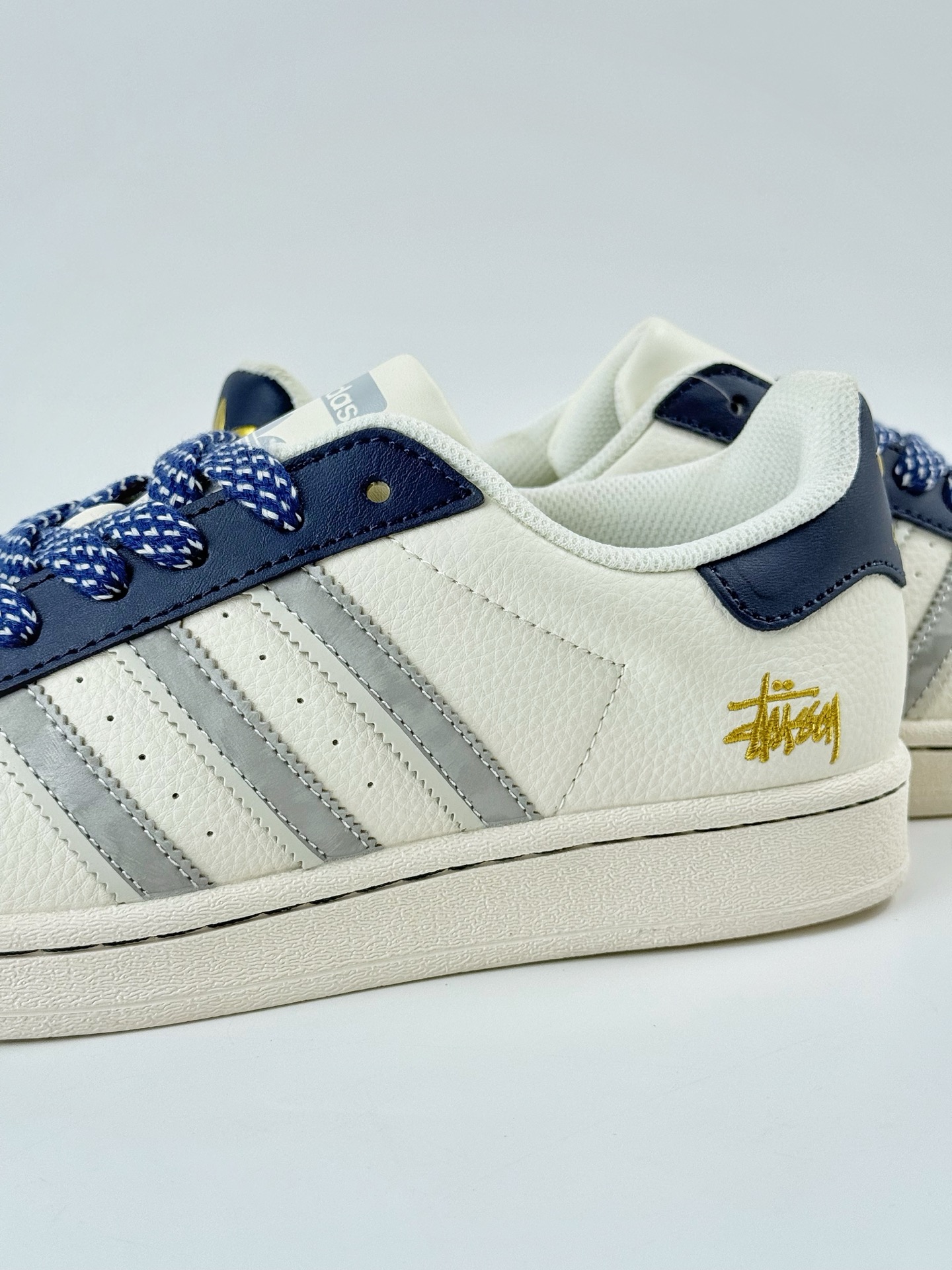 AD Originals Superstar x Stussy 白灰满天星 HS3082