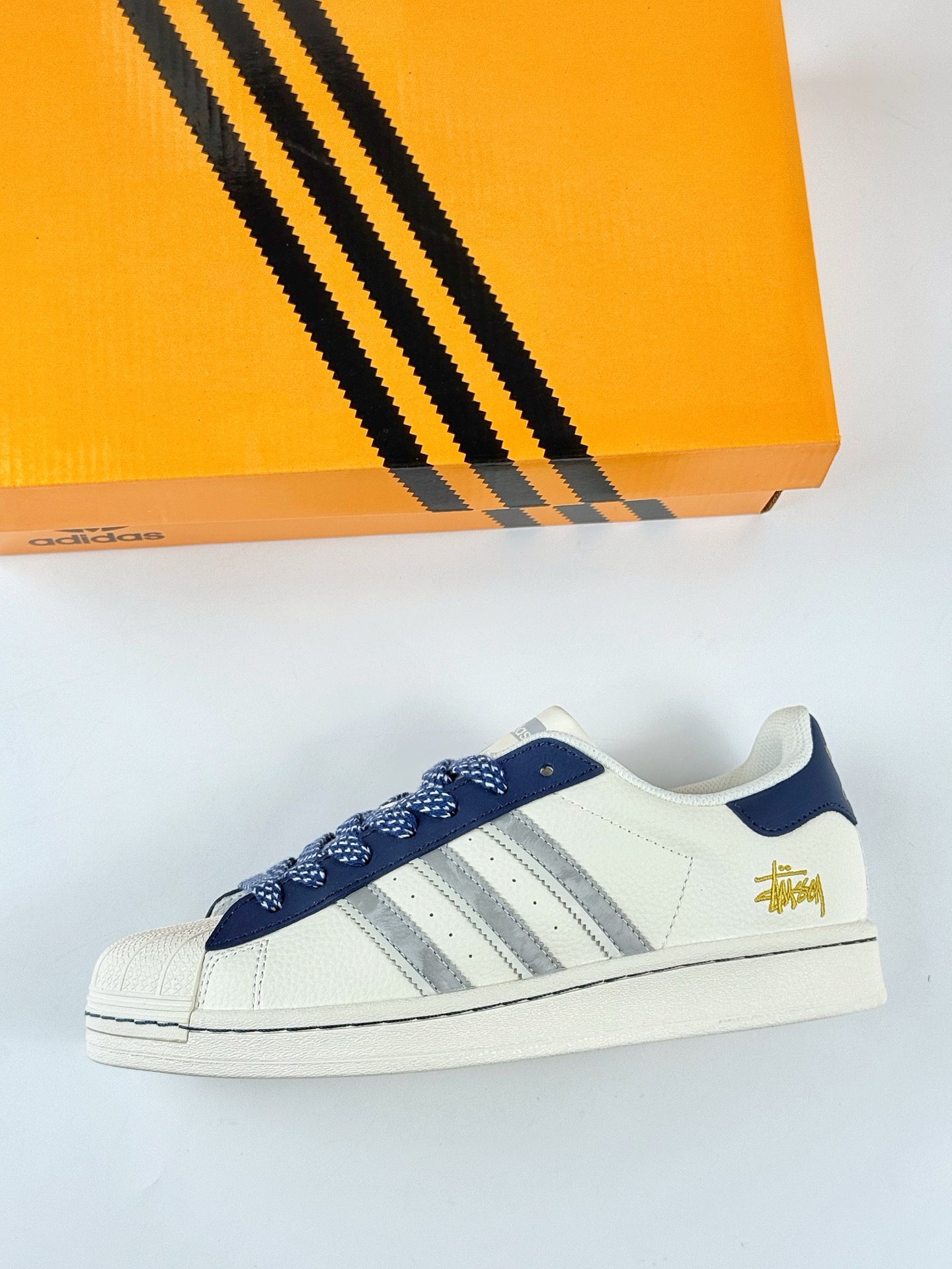 AD Originals Superstar x Stussy 白灰满天星 HS3082