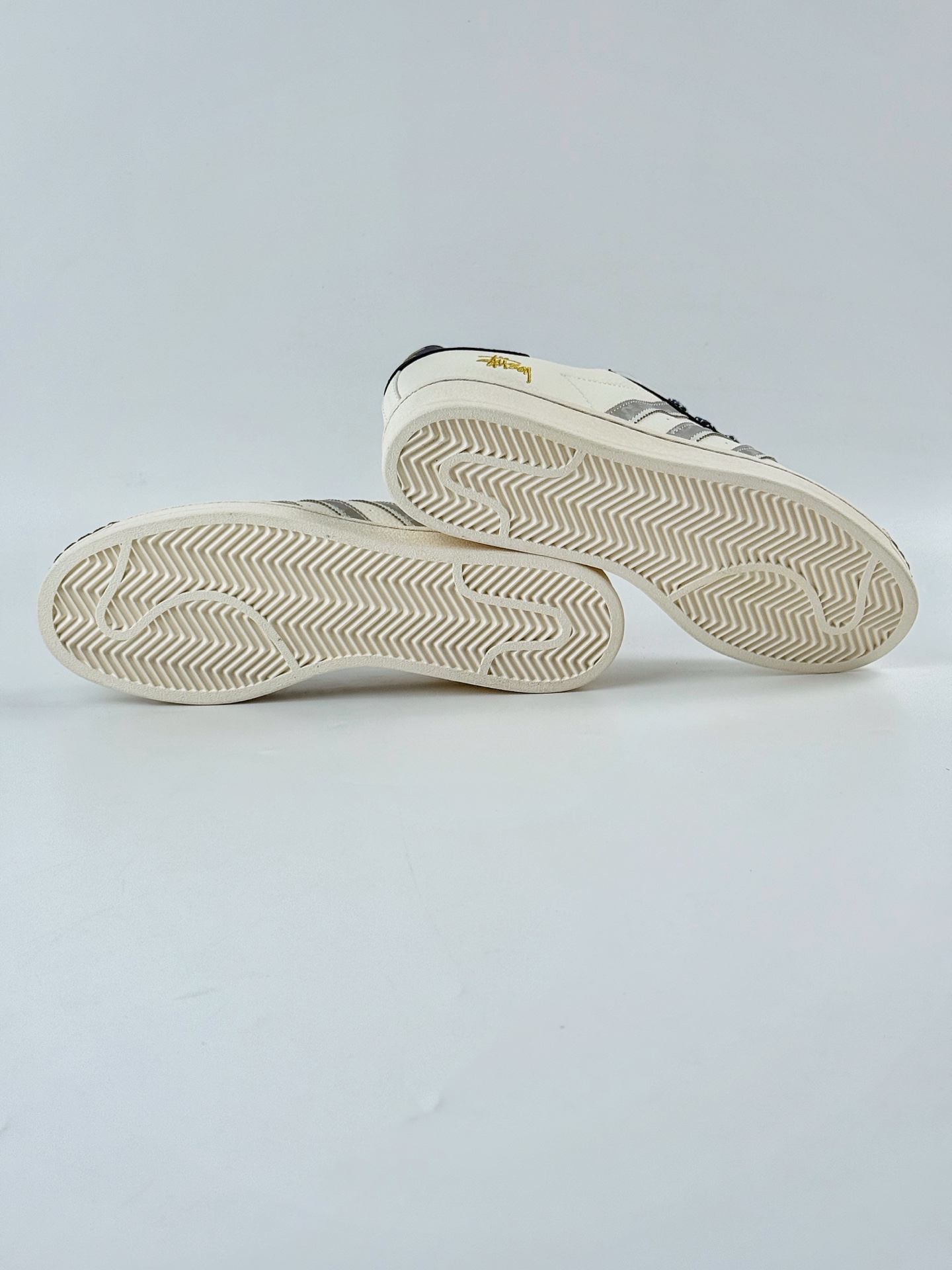 AD Originals Superstar x Stussy 白灰满天星 HS3082
