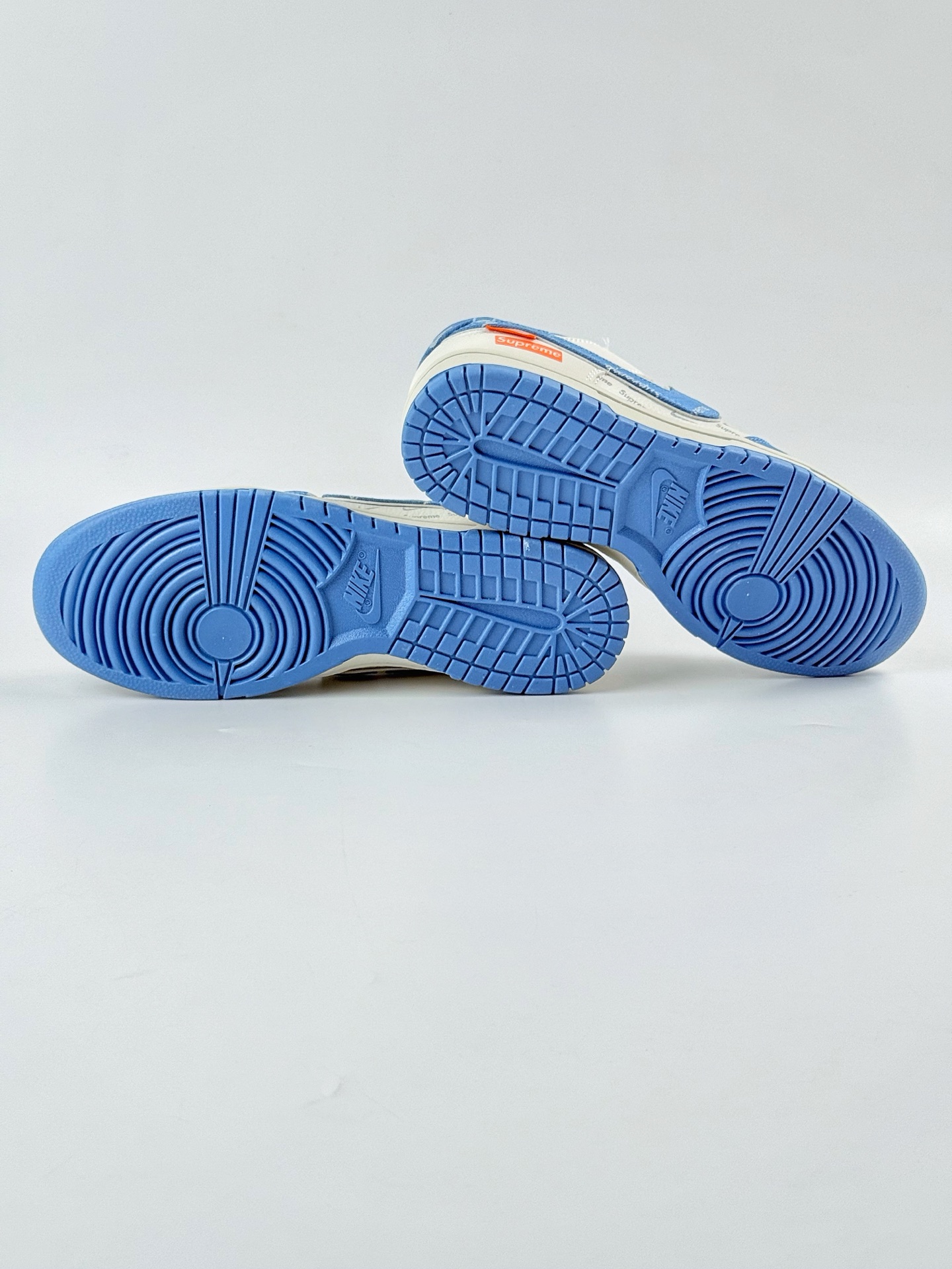 Nike SB Dunk Low x Supreme 蓝白小勾满天星 SC9207-416