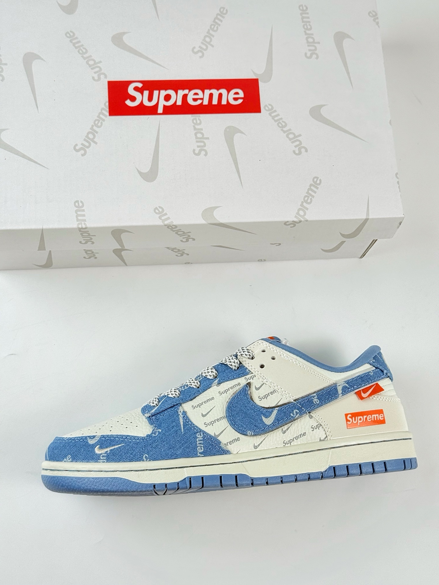 Nike SB Dunk Low x Supreme 蓝白小勾满天星 SC9207-416