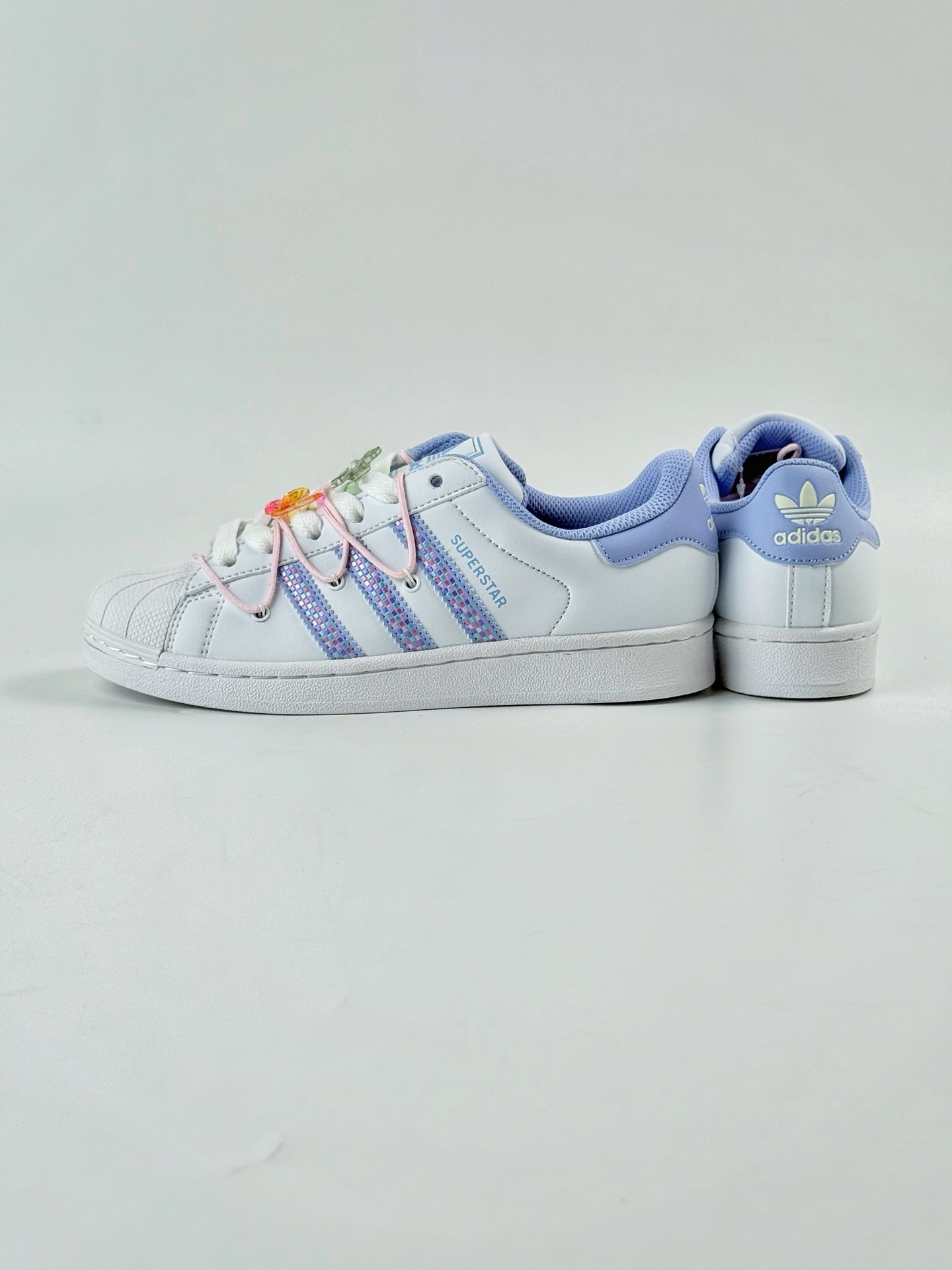 Adidas Originals SUPERSTAR W 白蓝 JR1332 Adidas Originals SUPERSTAR W 白蓝 JR1332