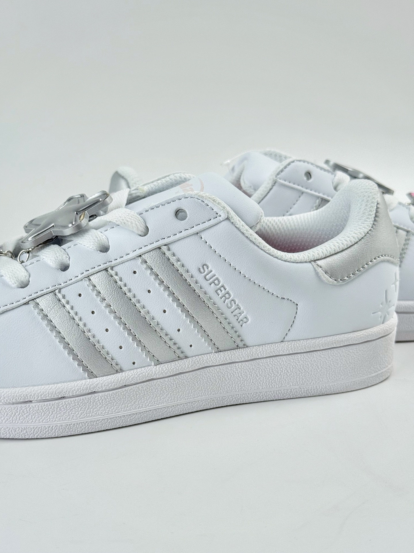 AD Originals Superstar W 贝壳头 白银  JQ8777