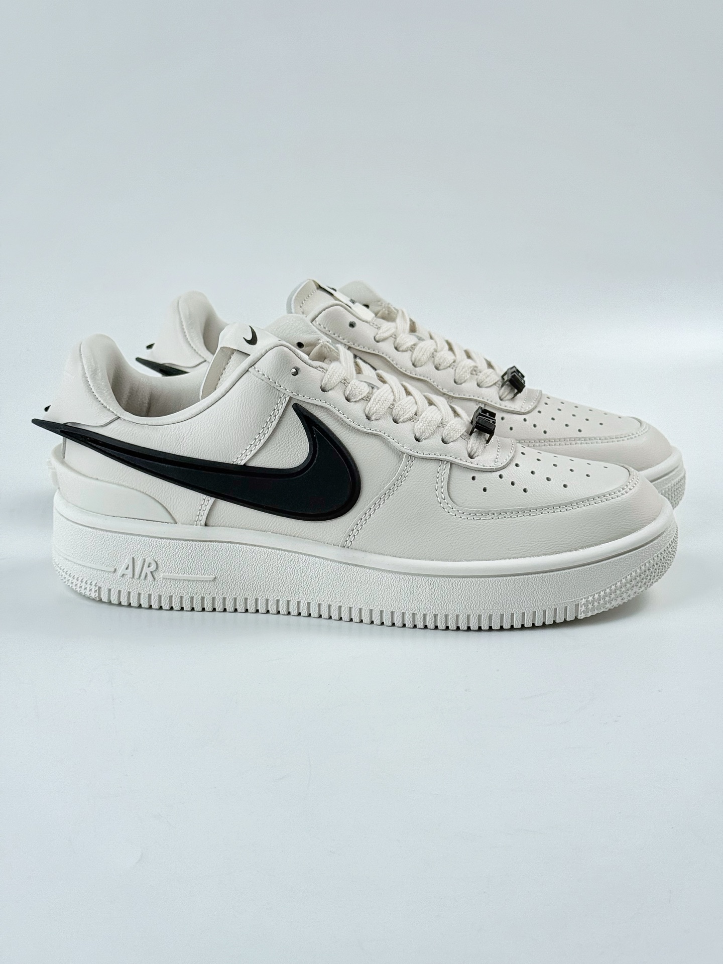Nike Air Force 1 Low 07 x AMBUSH 白黑大钩  DV3464-002